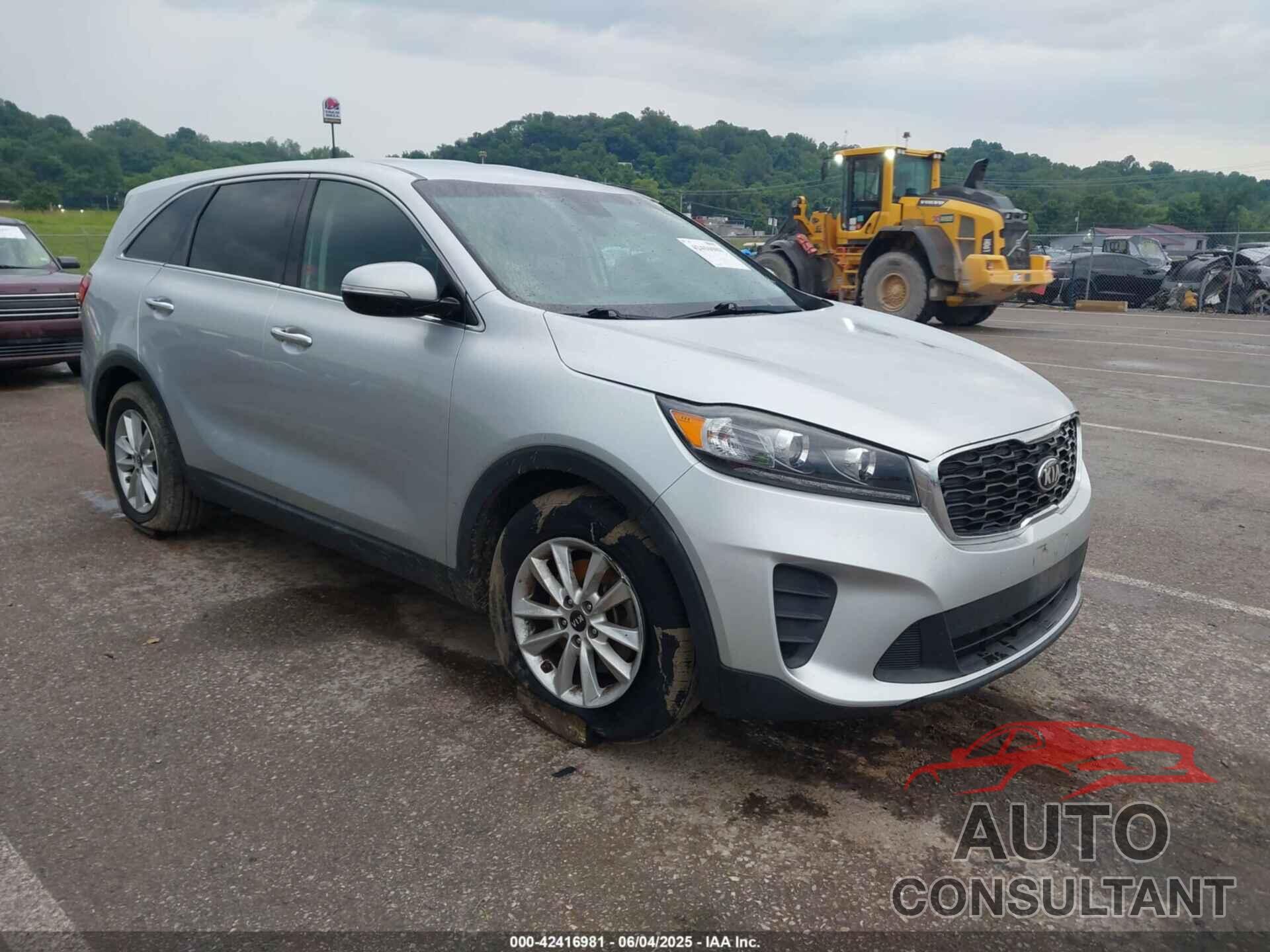 KIA SORENTO 2019 - 5XYPG4A54KG558510