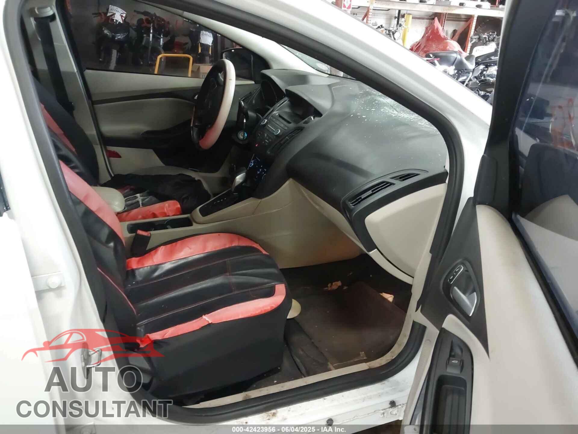 FORD FOCUS 2017 - 1FADP3F21HL303635