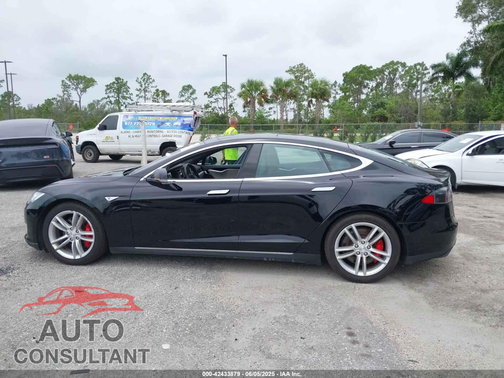 TESLA MODEL S 2015 - 5YJSA1E43FF119971