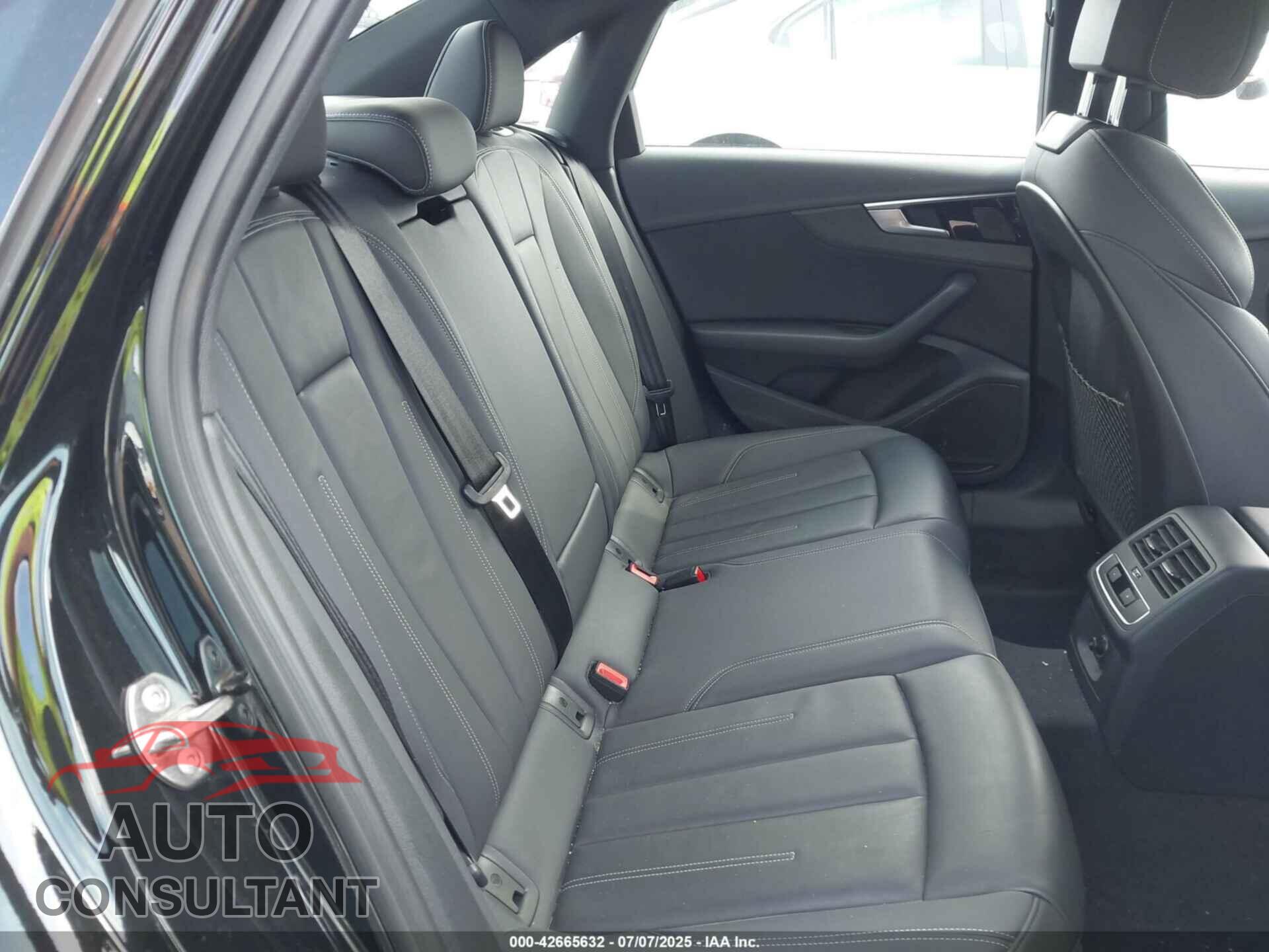 AUDI A4 2021 - WAUDAAF48MA030813