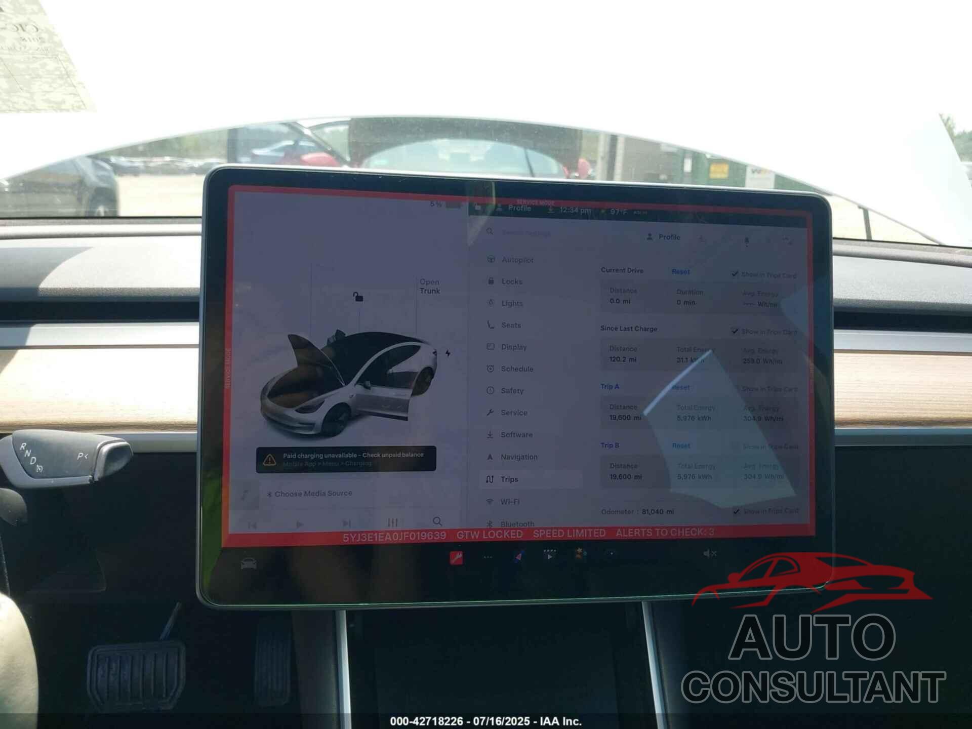 TESLA MODEL 3 2018 - 5YJ3E1EA0JF019639
