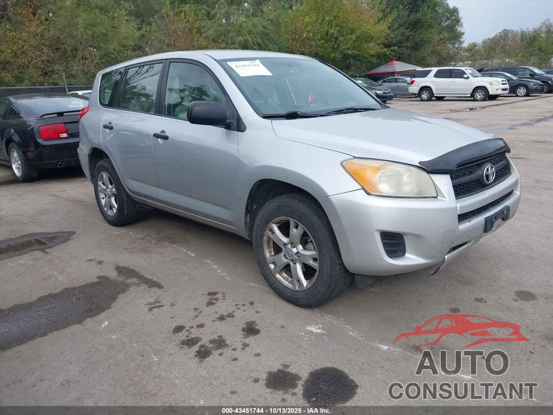 TOYOTA RAV4 2009 - JTMBF33VX9D015367