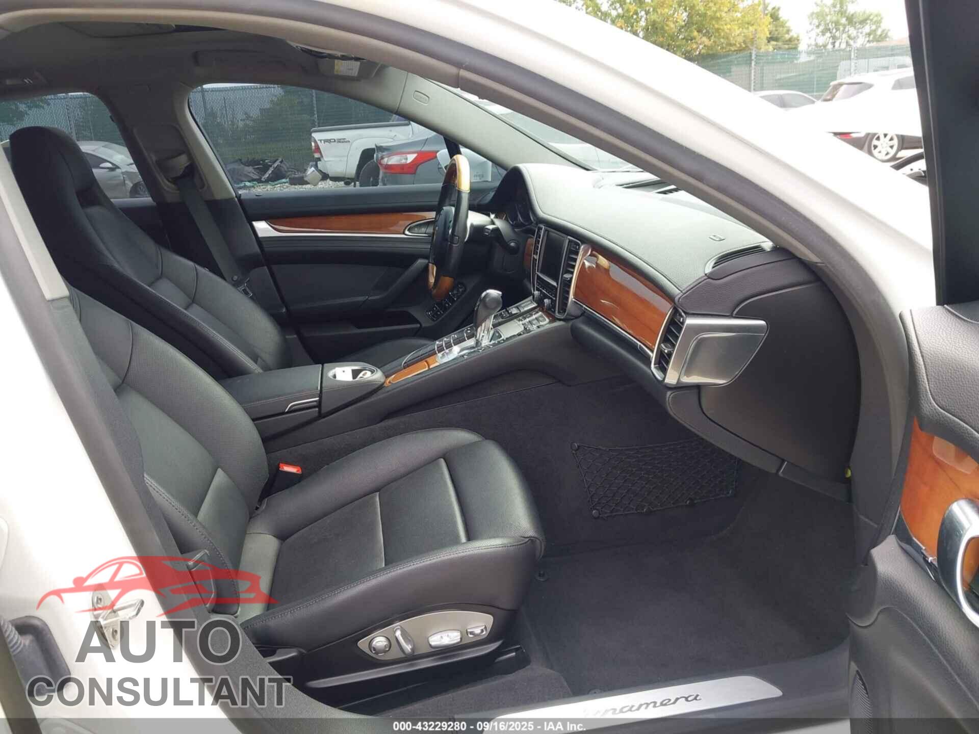 PORSCHE PANAMERA 2015 - WP0AA2A77FL005356