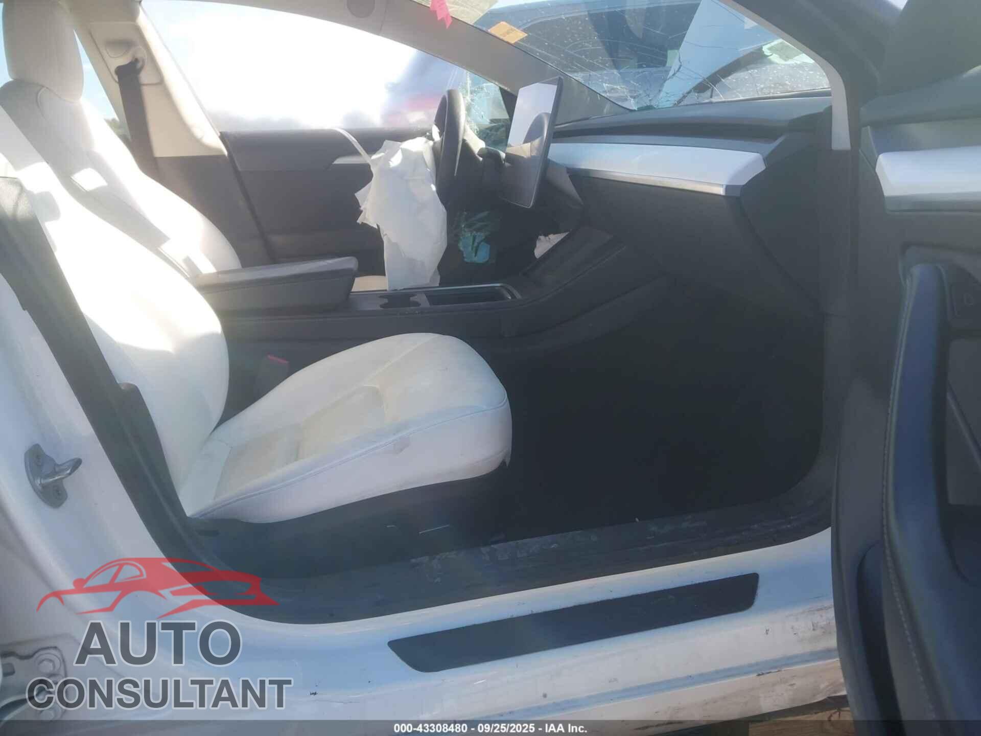TESLA MODEL 3 2021 - 5YJ3E1EB4MF079484