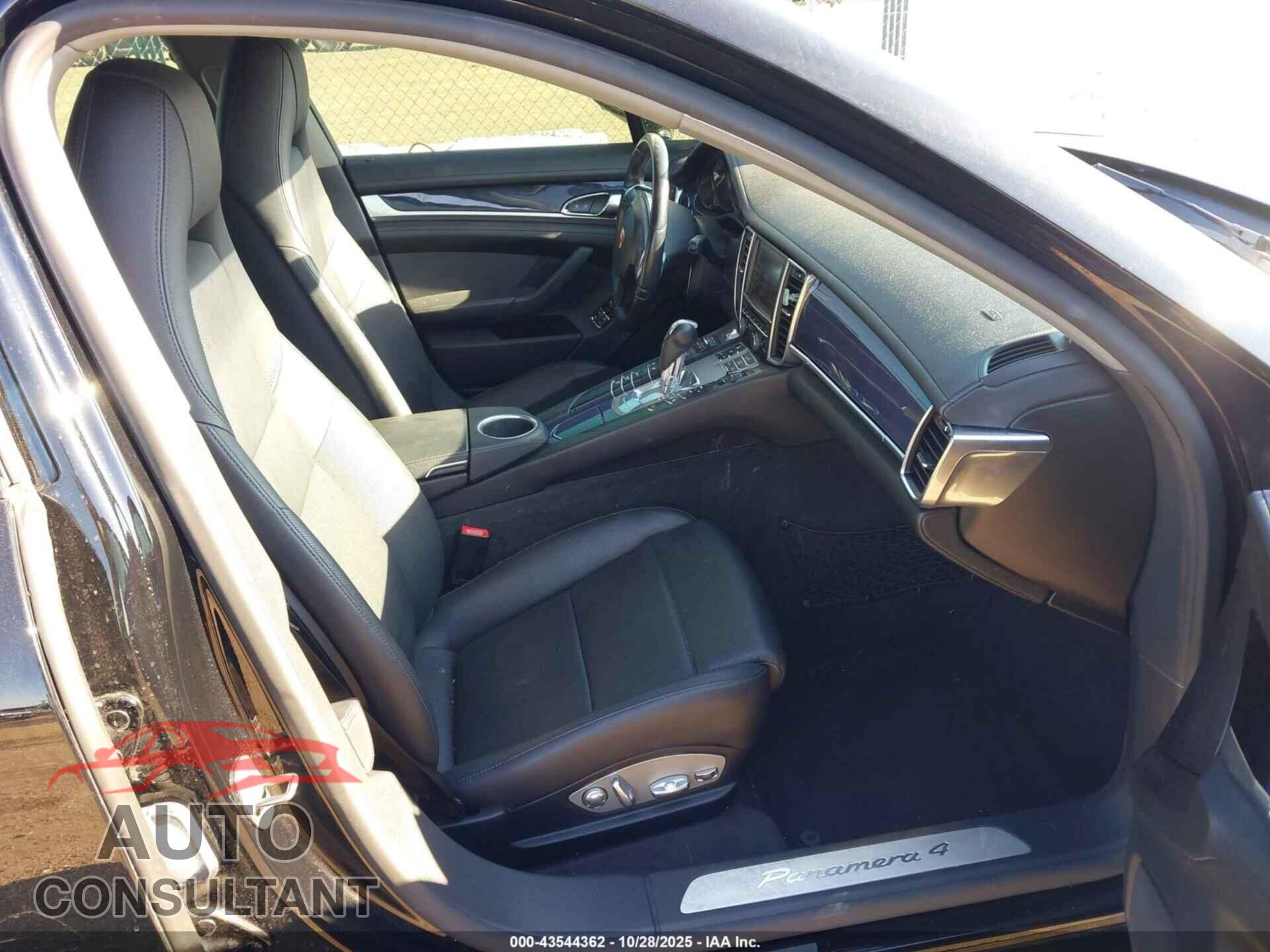 PORSCHE PANAMERA 2014 - WP0AA2A75EL006570