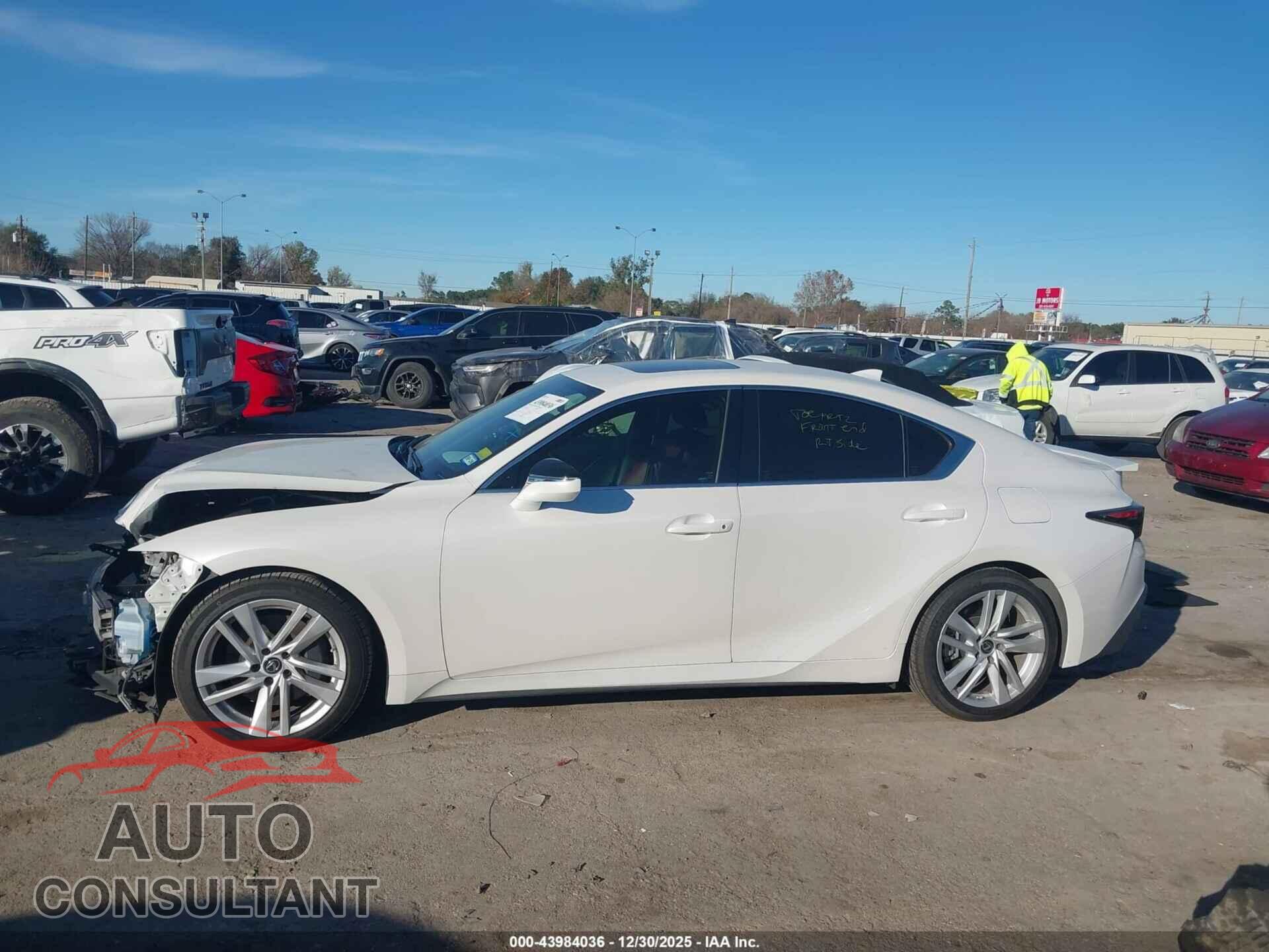 LEXUS IS 300 2021 - JTHCA1D21M5117413