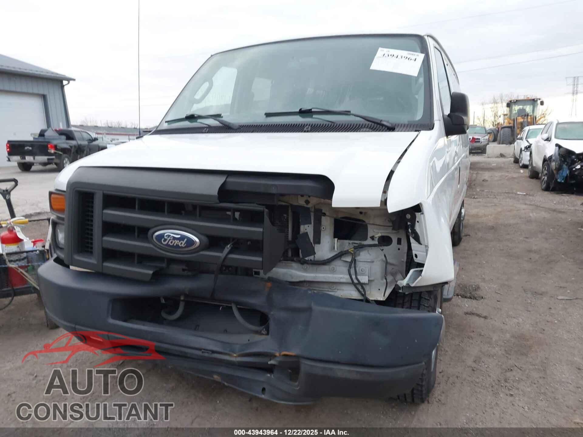 FORD E-350 SUPER DUTY 2011 - 1FBSS3BL7BDB31423