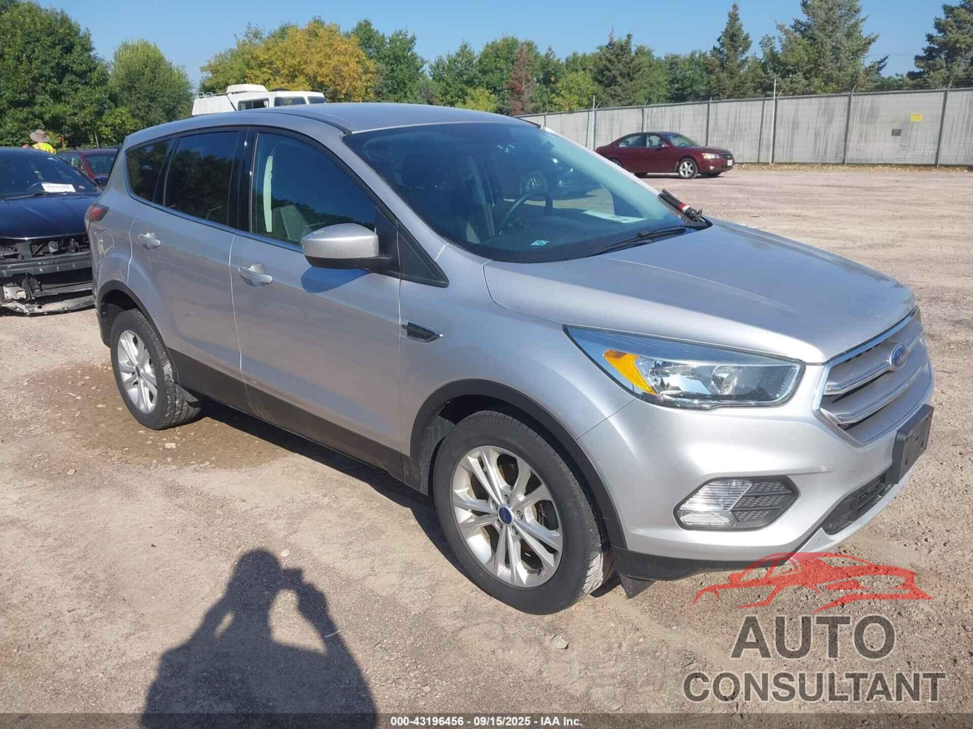 FORD ESCAPE 2017 - 1FMCU0GD3HUB38612