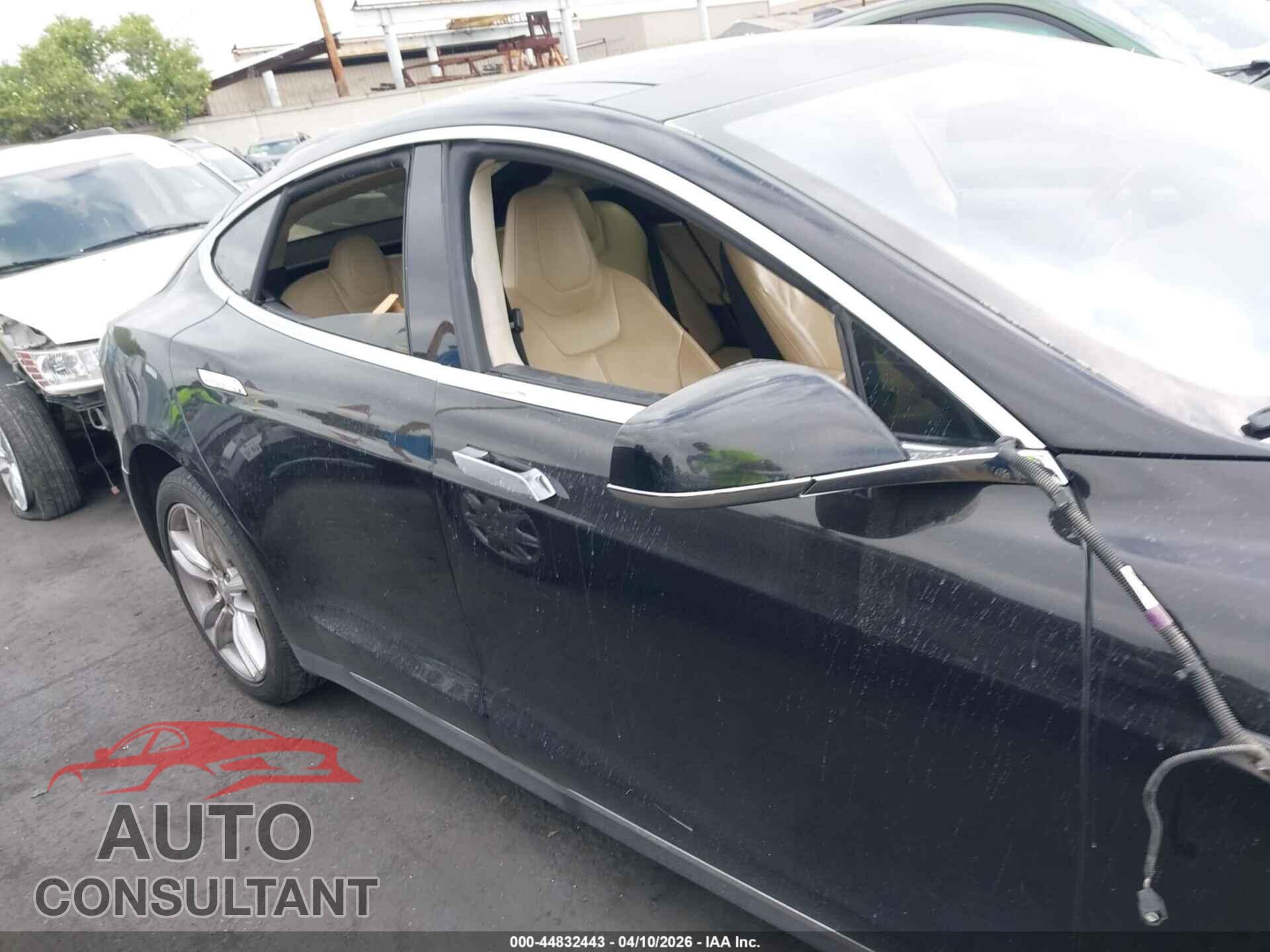 TESLA MODEL S 2014 - 5YJSA1H10EFP33151