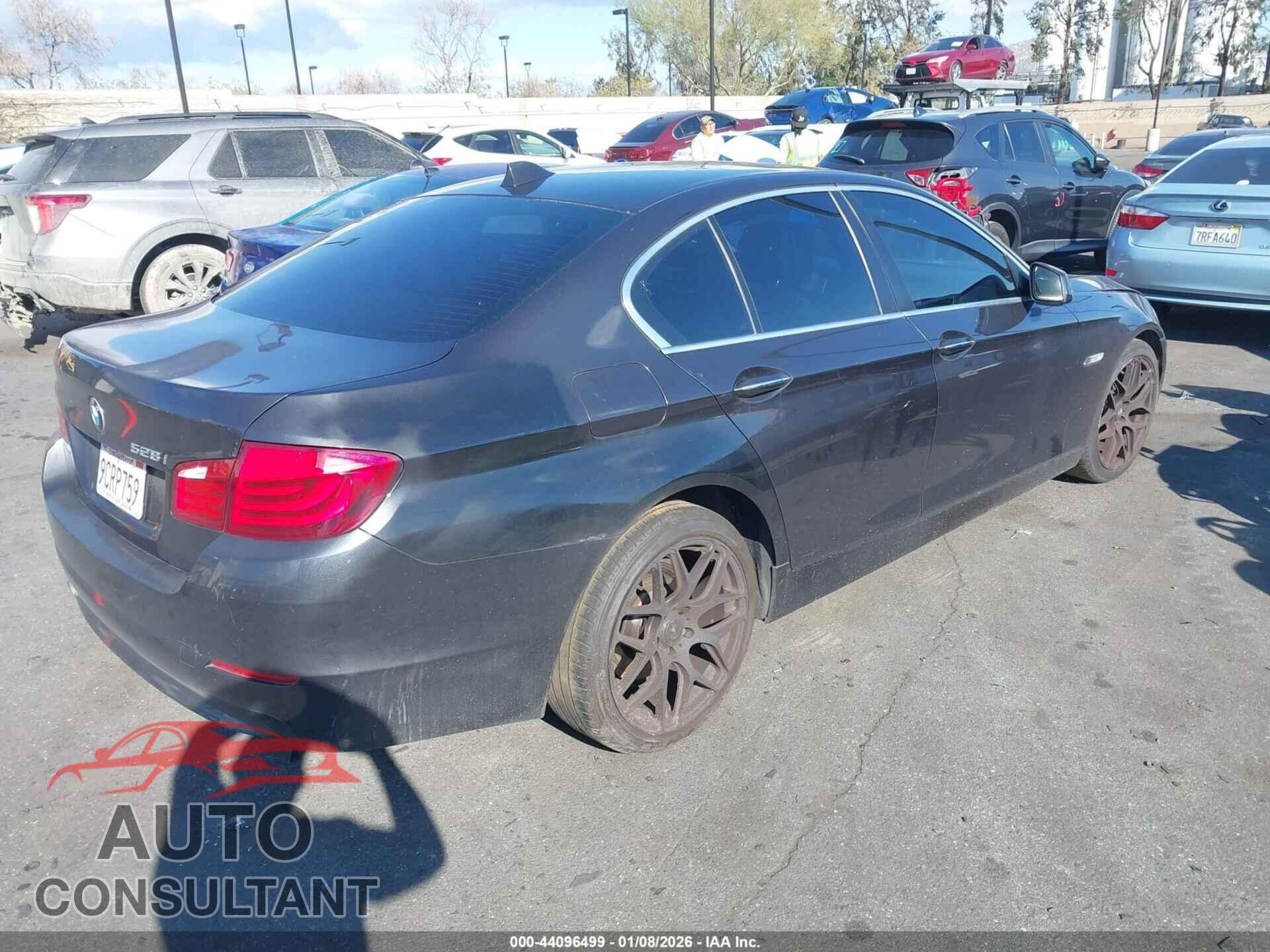 BMW 528I 2011 - WBAFR1C53BC738130