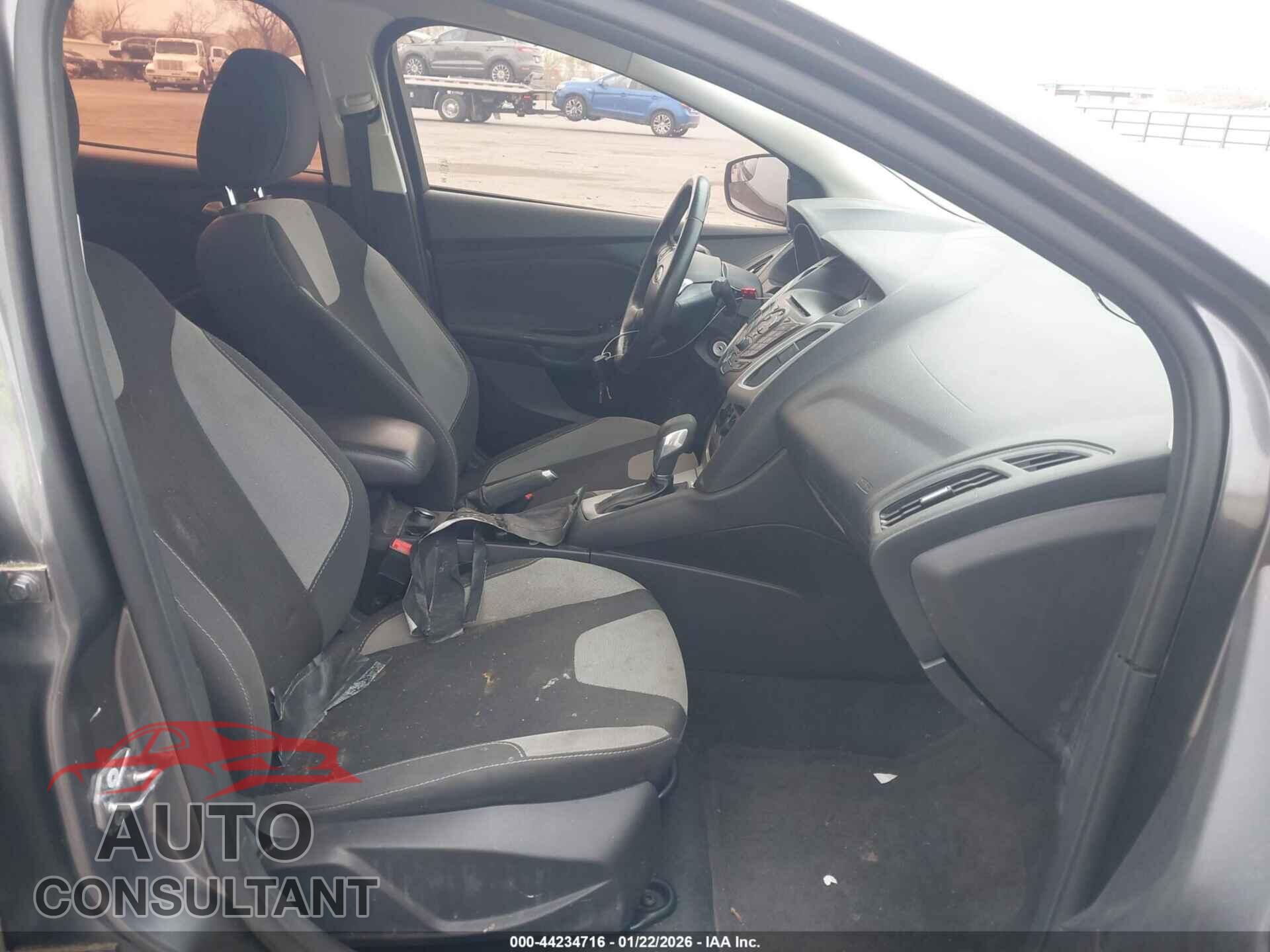 FORD FOCUS 2014 - 1FADP3F2OEL420909