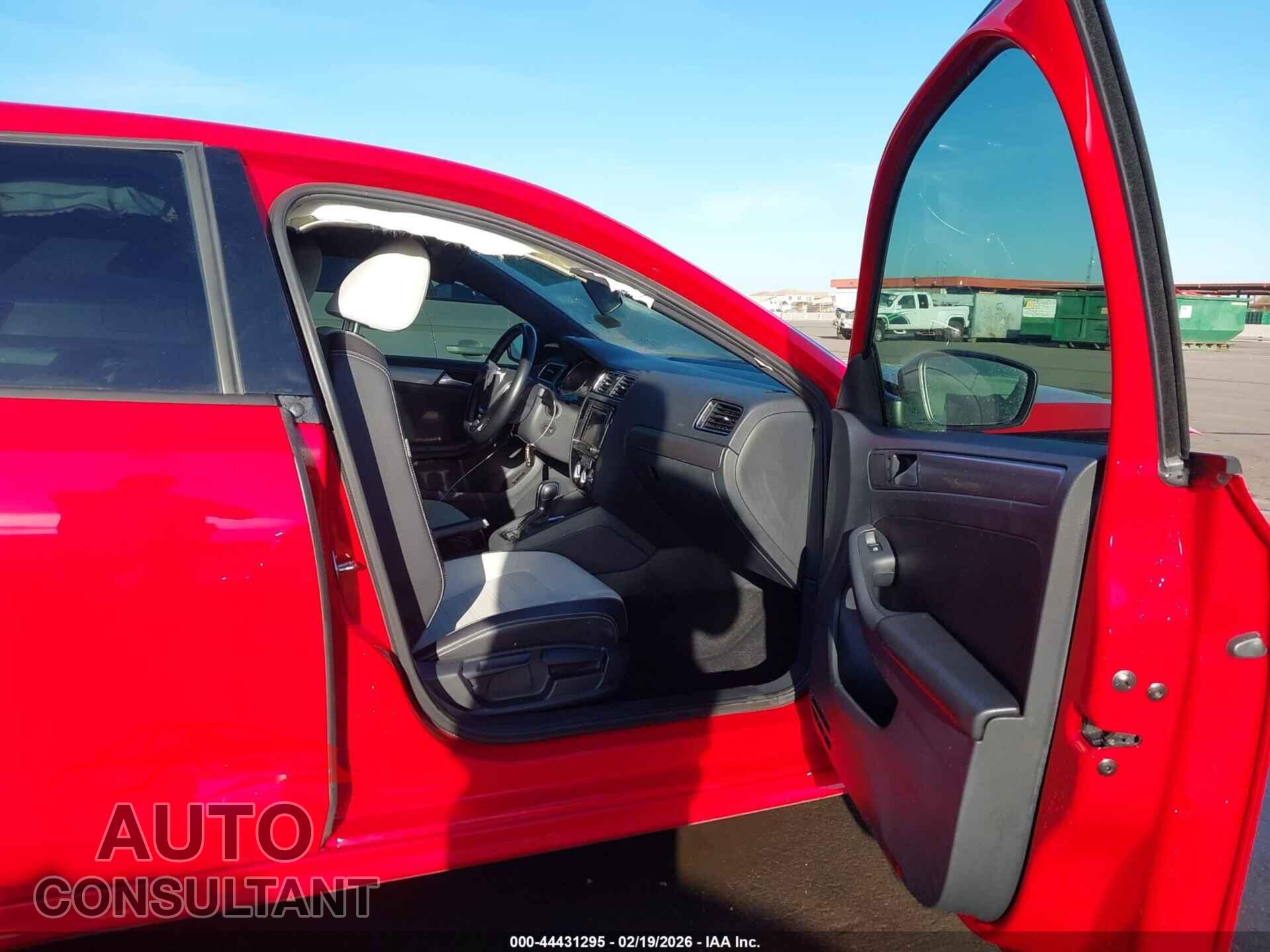 VOLKSWAGEN JETTA 2017 - 3VWD17AJ8HM391421