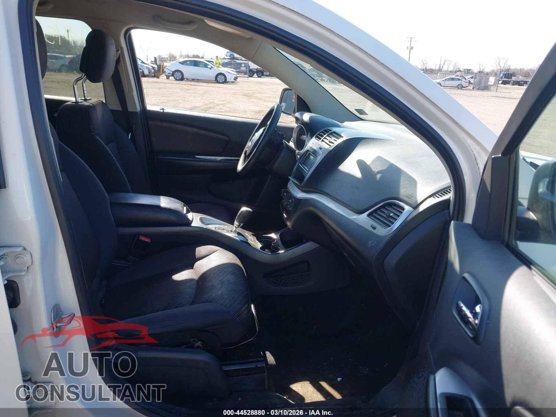 DODGE JOURNEY 2012 - 3C4PDCBB0CT323572