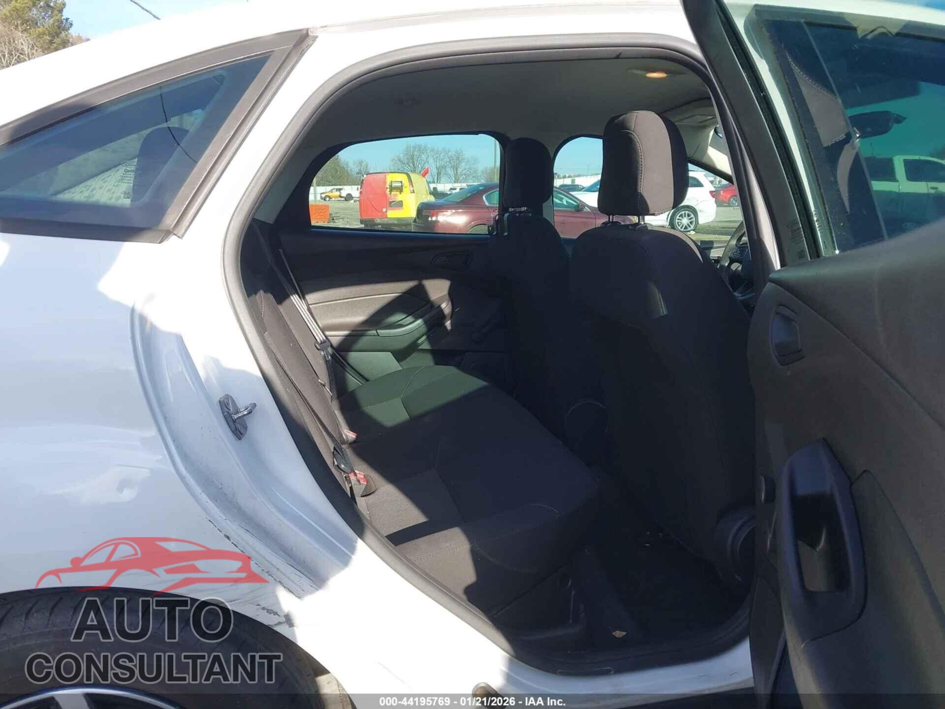 FORD FOCUS 2016 - 1FADP3E29GL355093