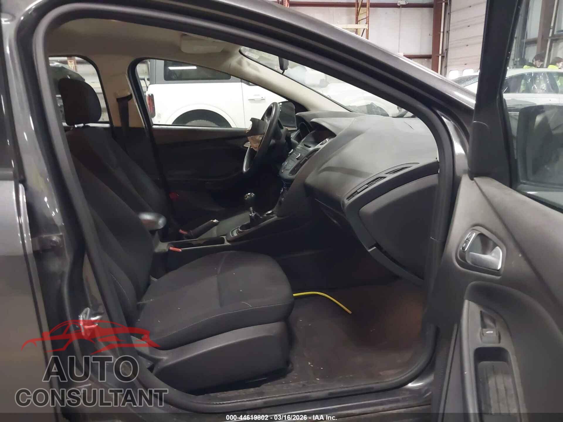 FORD FOCUS 2017 - 1FADP3FE8HL296760