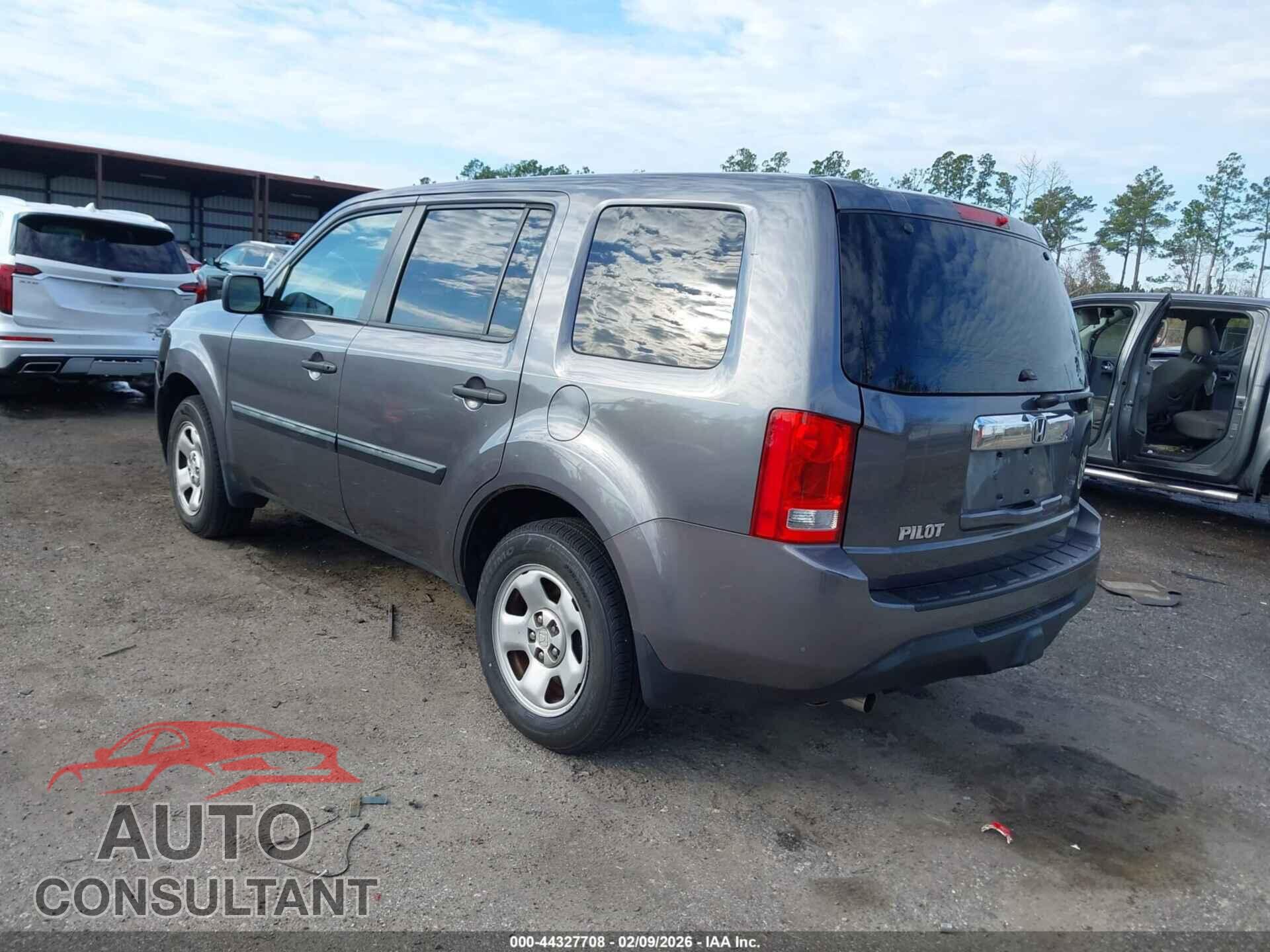 HONDA PILOT 2015 - 5FNYF3H26FB012897