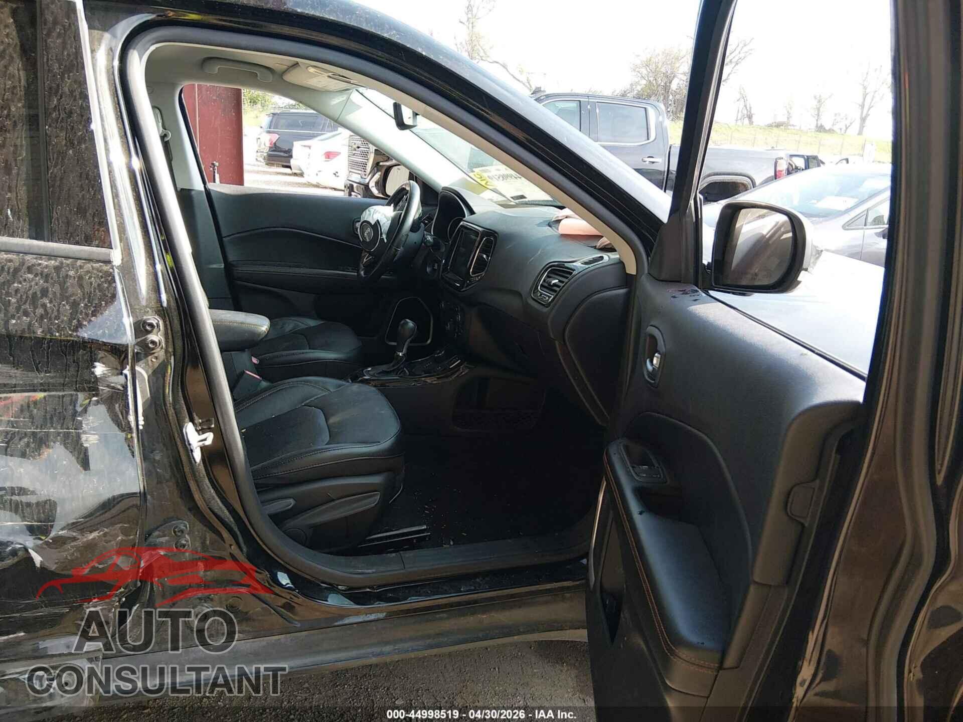 JEEP COMPASS 2020 - 3C4NJDCB5LT155139