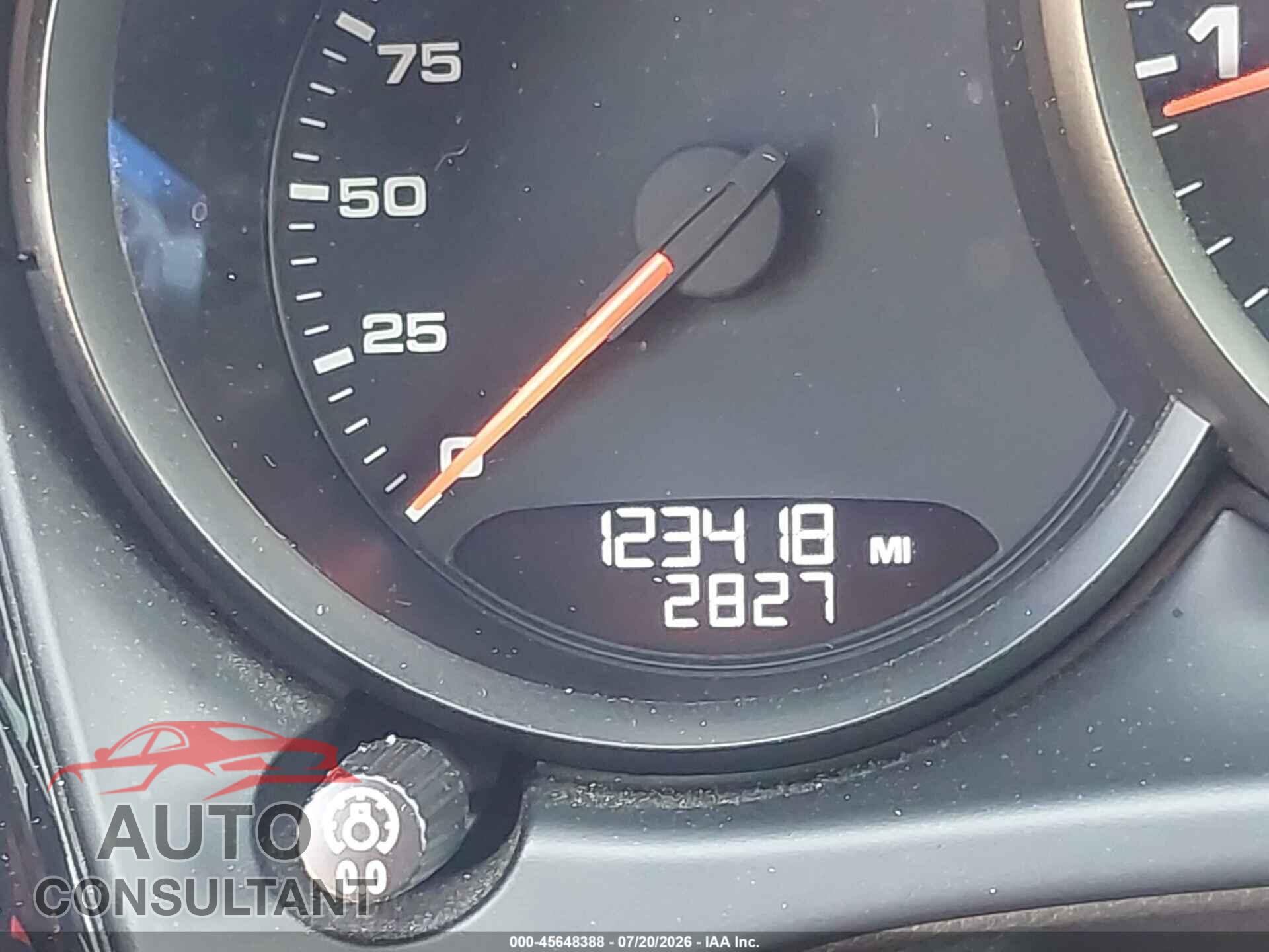 PORSCHE MACAN 2018 - WP1AA2A58JLB20456