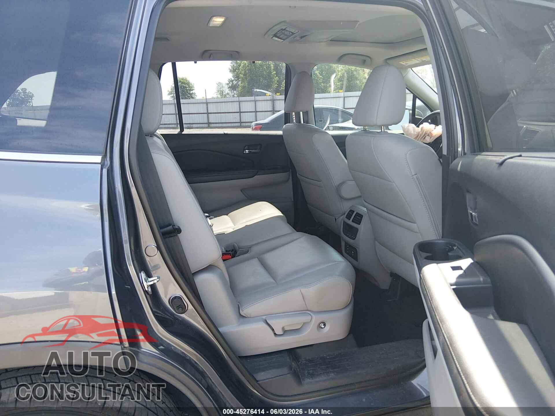 HONDA PILOT 2017 - 5FNYF6H85HB028551