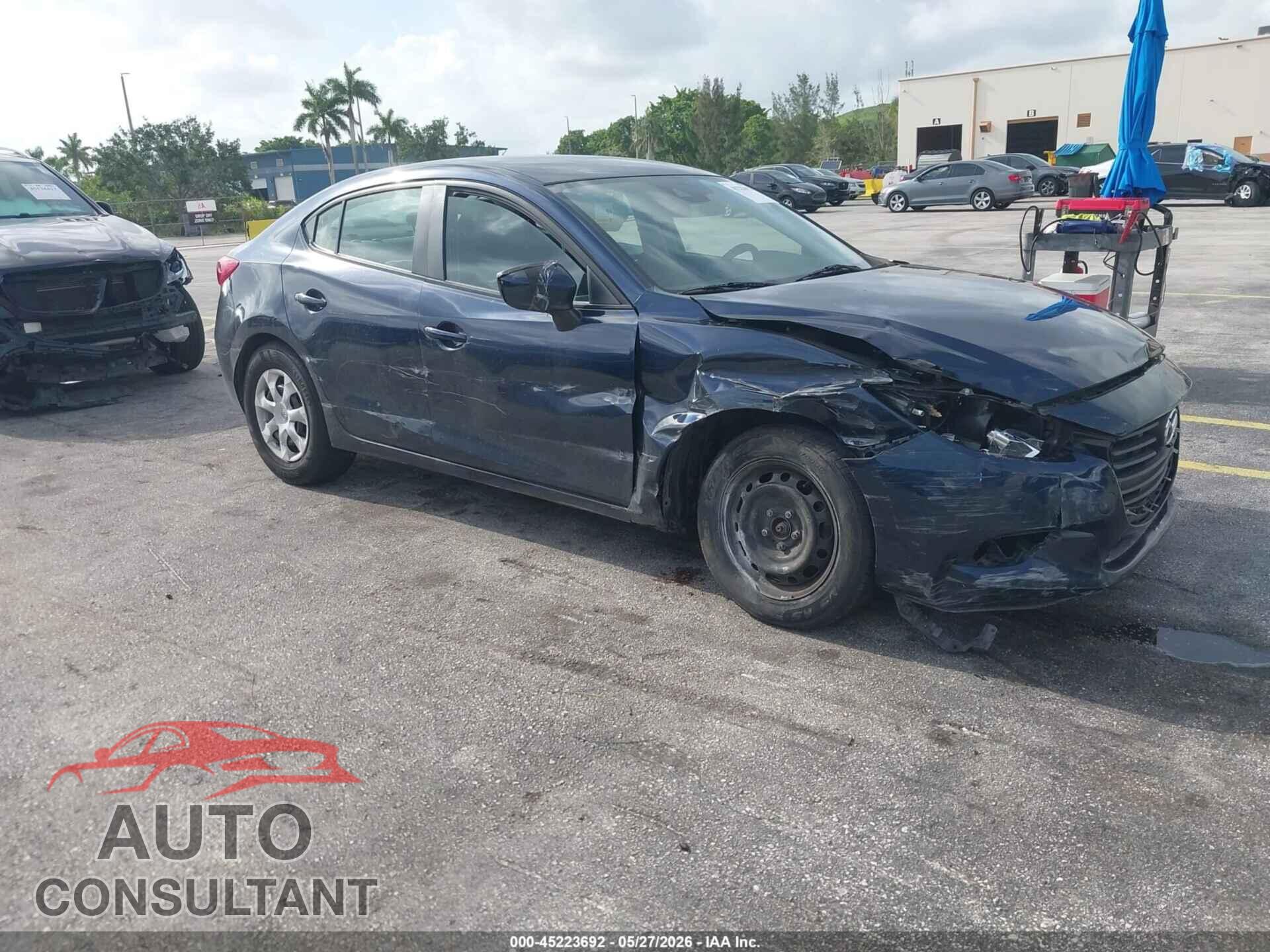 MAZDA MAZDA3 2018 - 3MZBN1U76JM169247