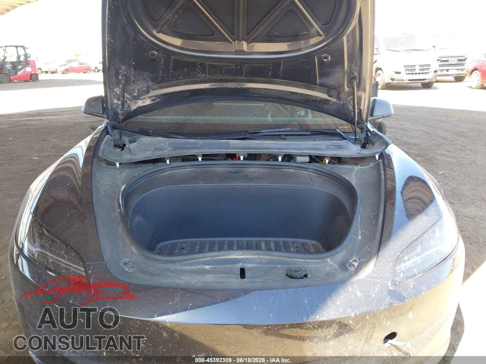 TESLA MODEL 3 2024 - 5YJ3E1EB3RF744690