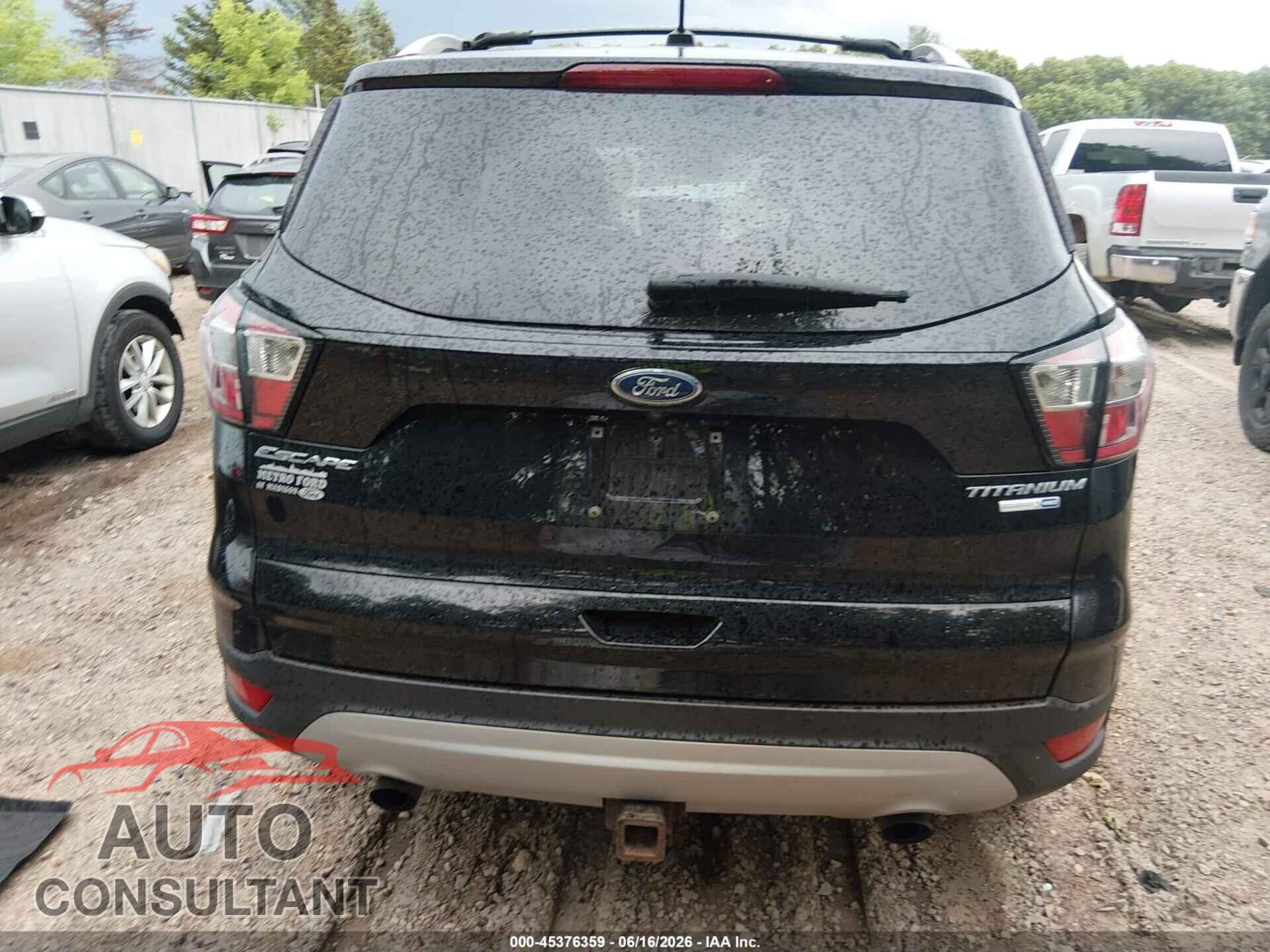 FORD ESCAPE 2017 - 1FMCU9J97HUD86547