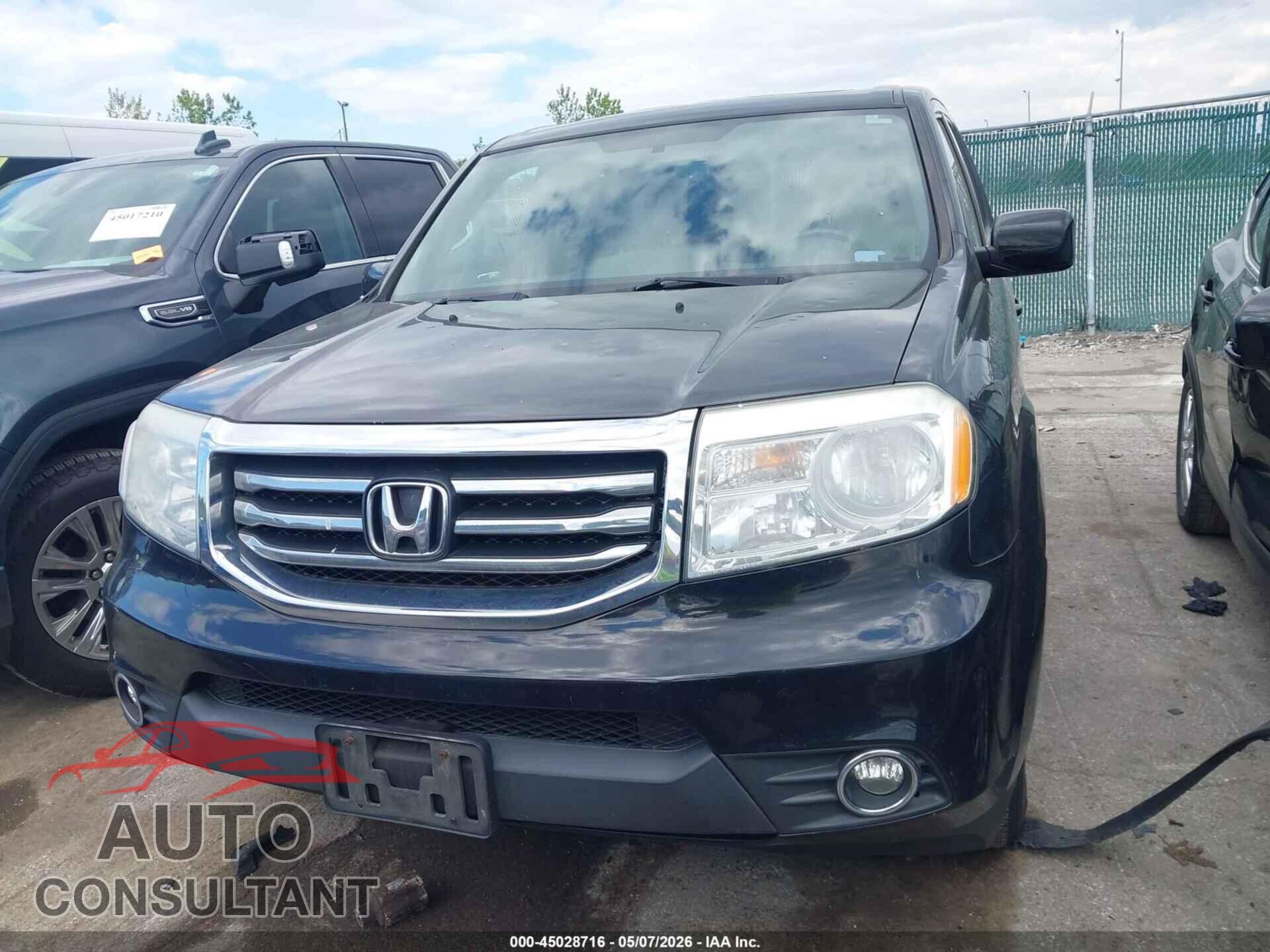 HONDA PILOT 2015 - 5FNYF4H52FB024478