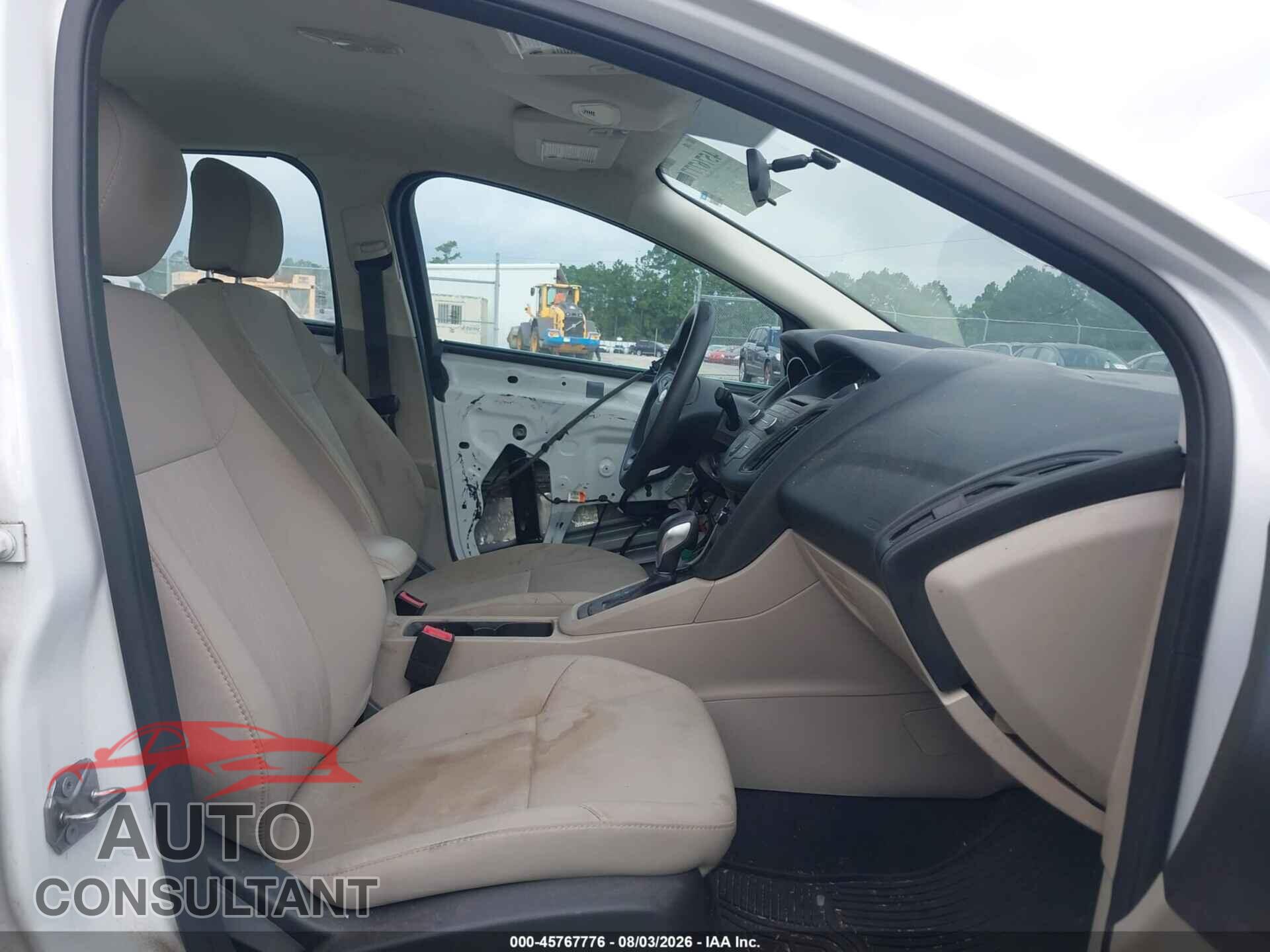 FORD FOCUS 2017 - 1FADP3F22HL224233