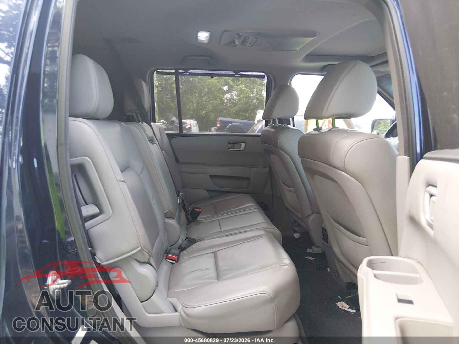 HONDA PILOT 2014 - 5FNYF4H94EB034575