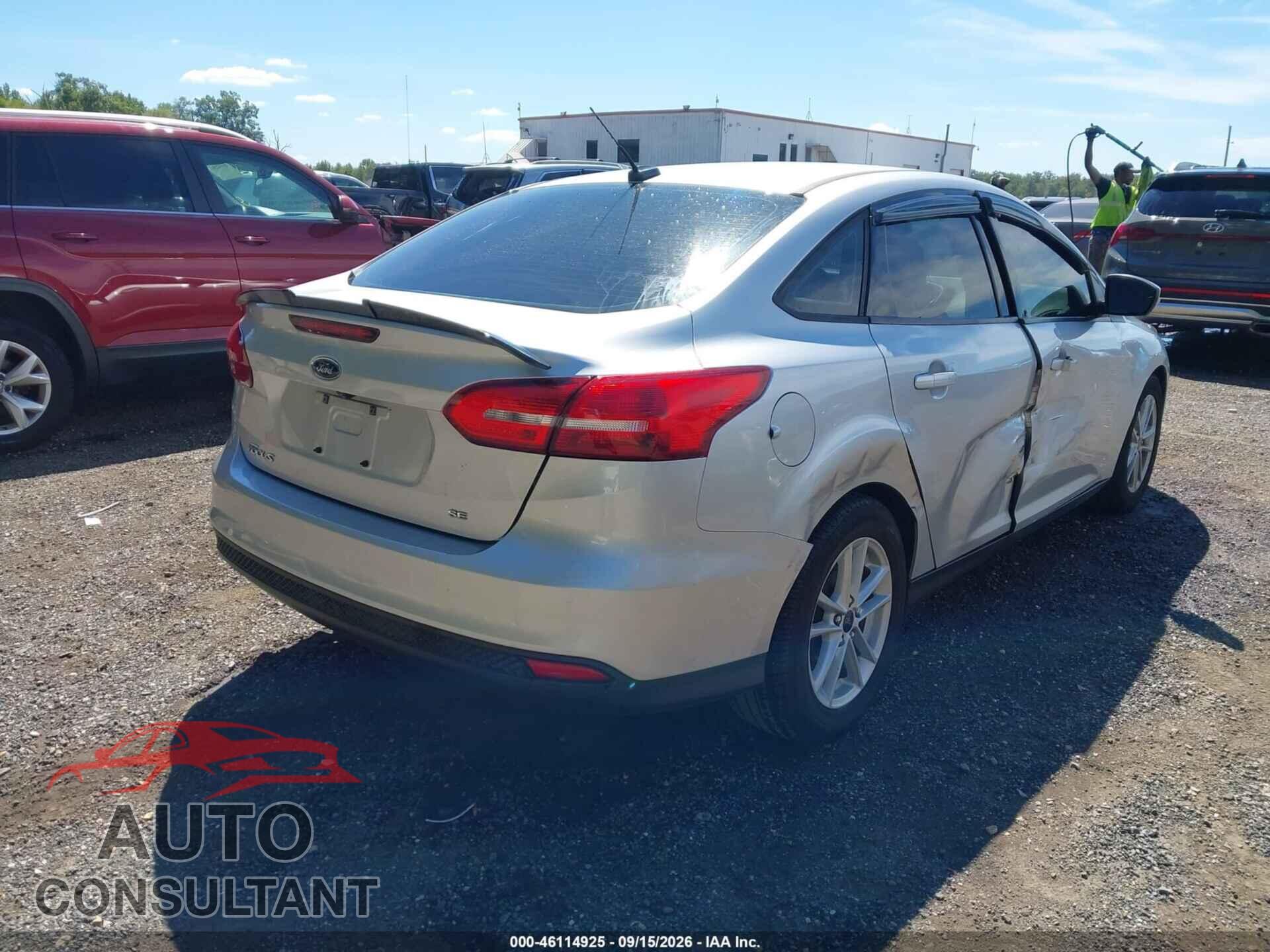 FORD FOCUS 2015 - 1FADP3F23FL338187