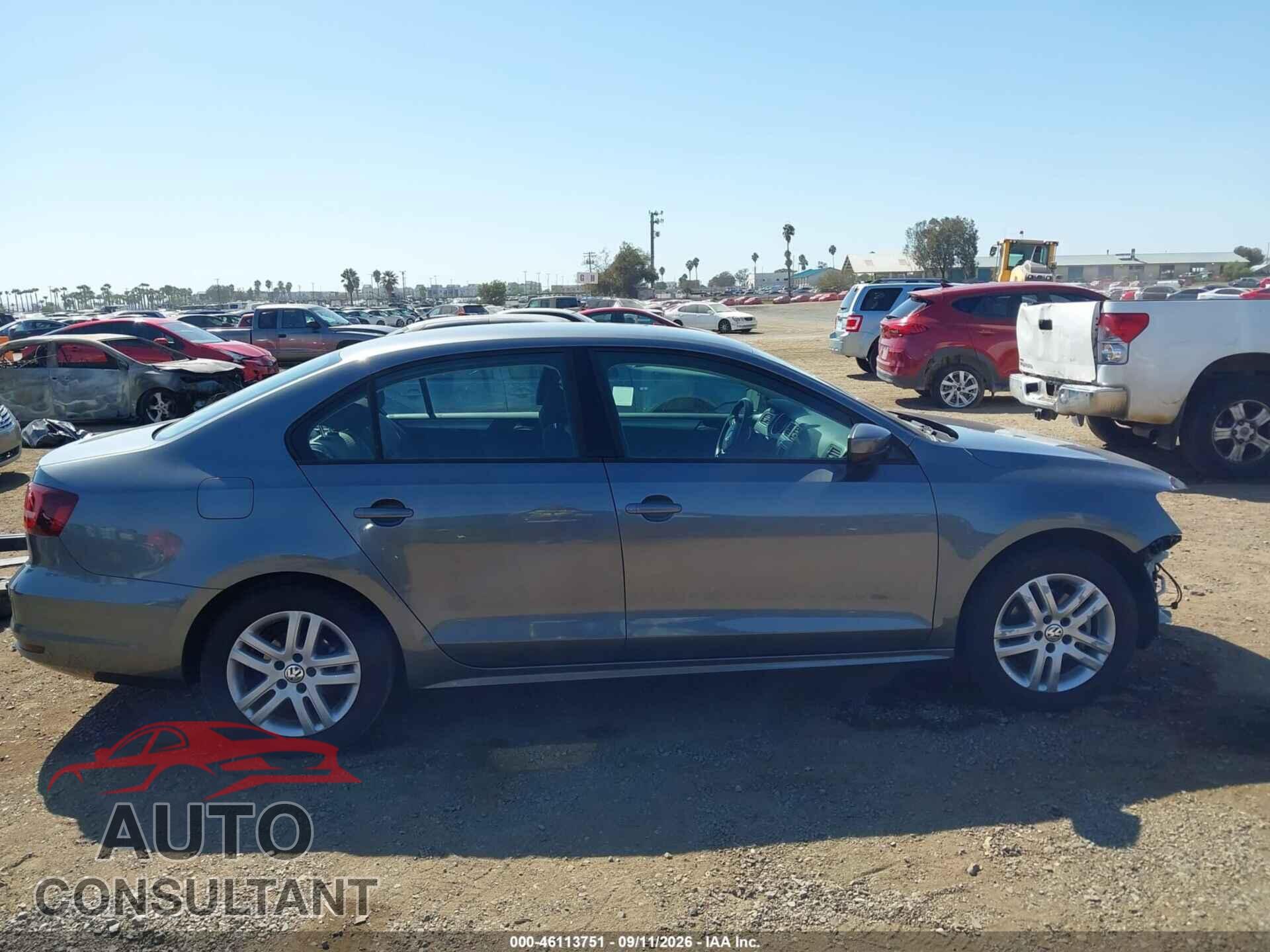 VOLKSWAGEN JETTA 2018 - 3VW2B7AJ8JM231663