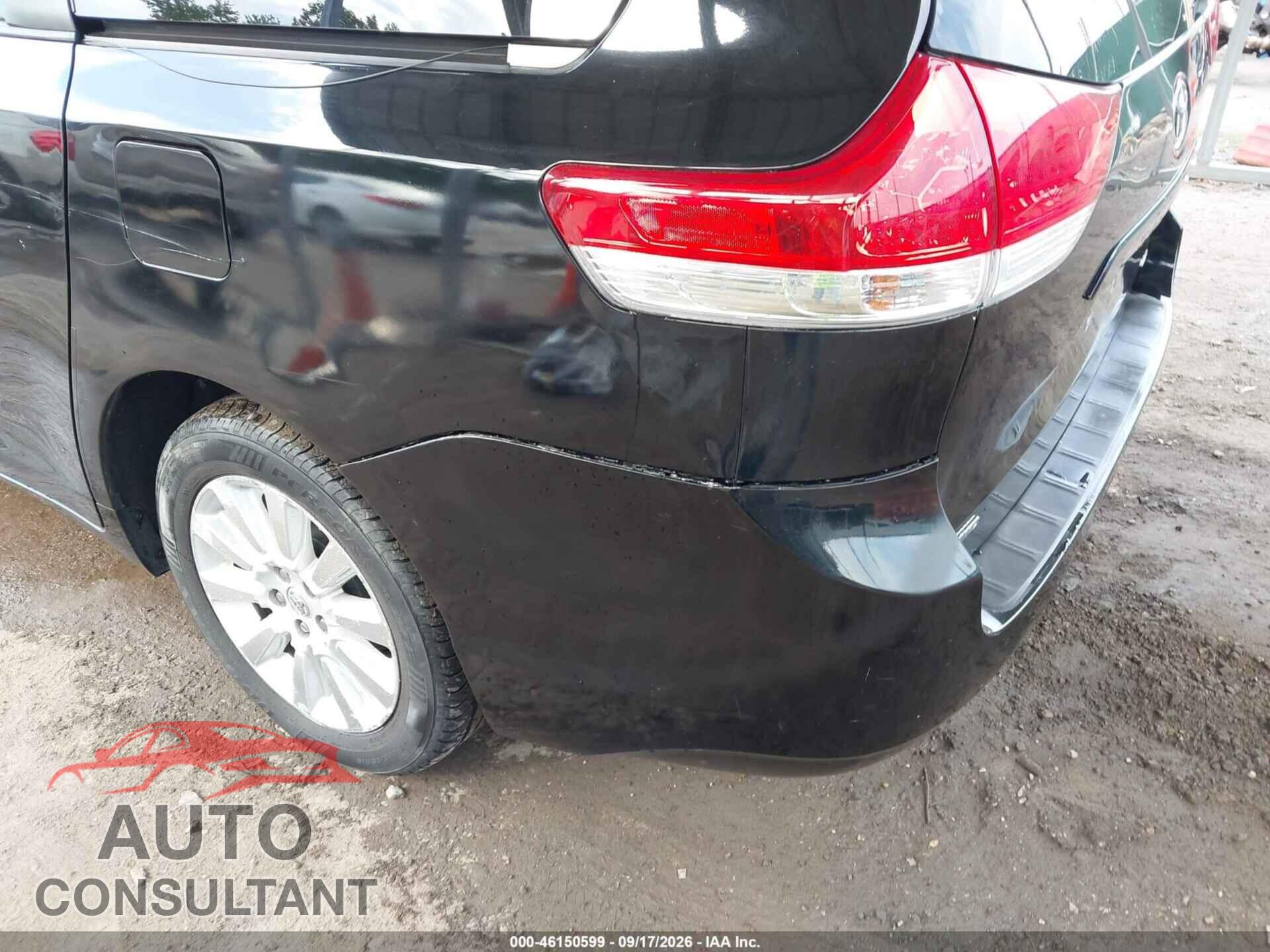 TOYOTA SIENNA 2013 - 5TDJK3DC8DS070482