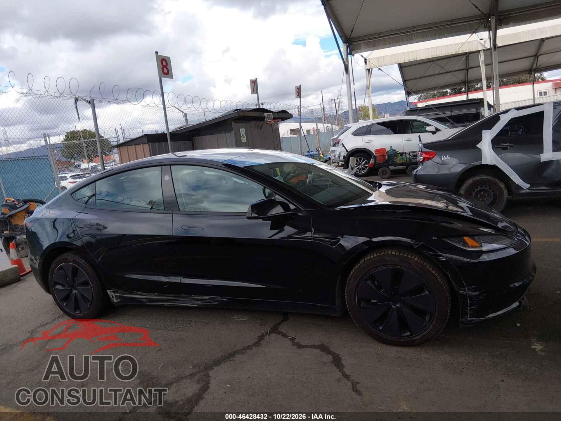 TESLA MODEL 3 2024 - 5YJ3E1EA5RF732810