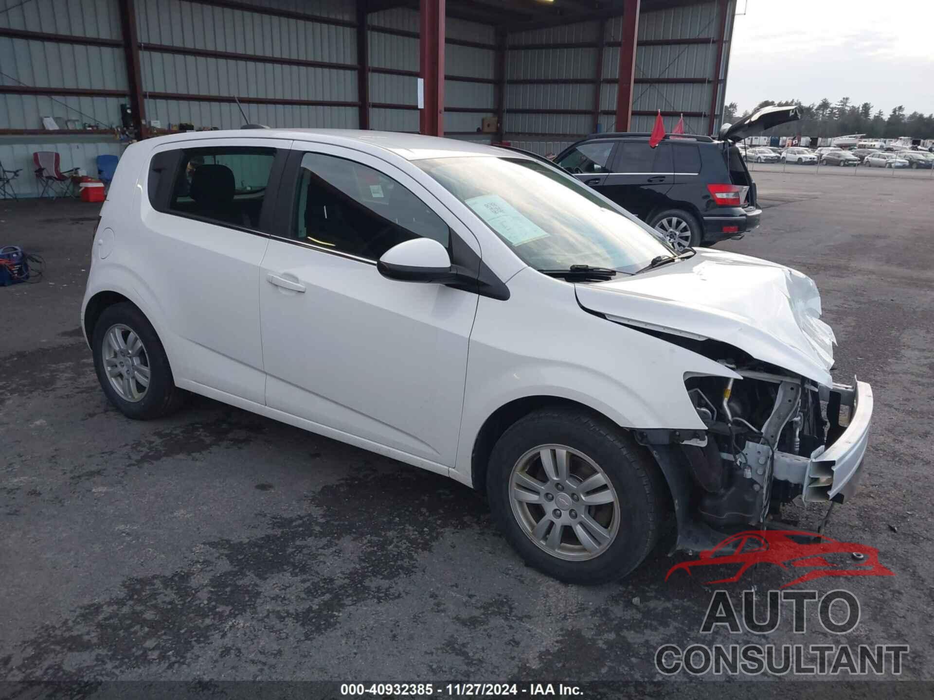 CHEVROLET SONIC 2015 - 1G1JC6SH1F4108705