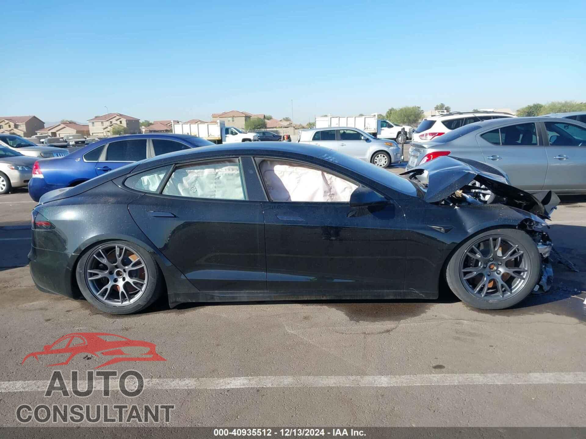 TESLA MODEL S 2023 - 5YJSA1E5XPF525627