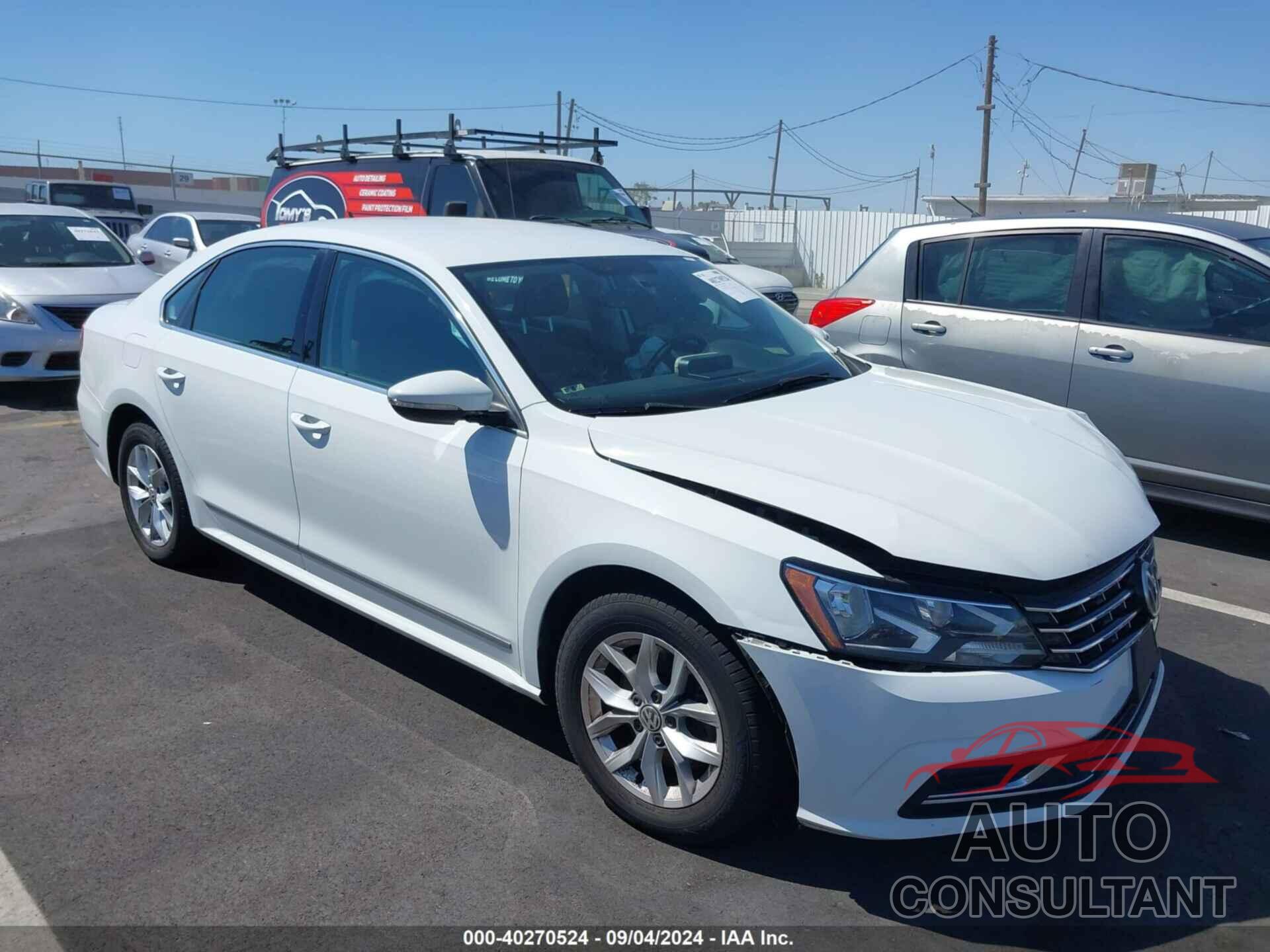 VOLKSWAGEN PASSAT 2017 - 1VWAT7A32HC021601