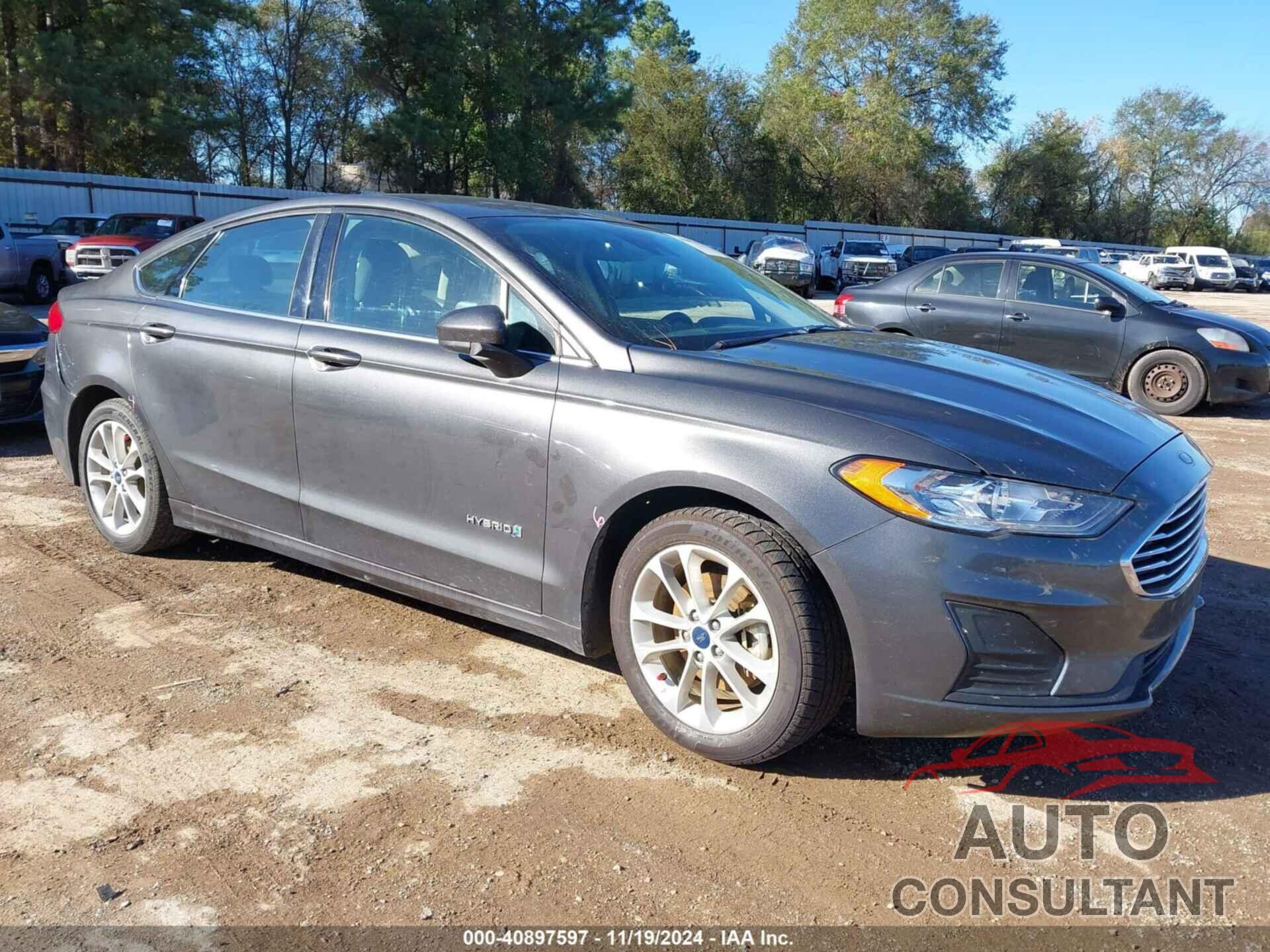 FORD FUSION HYBRID 2019 - 3FA6P0LU3KR188171