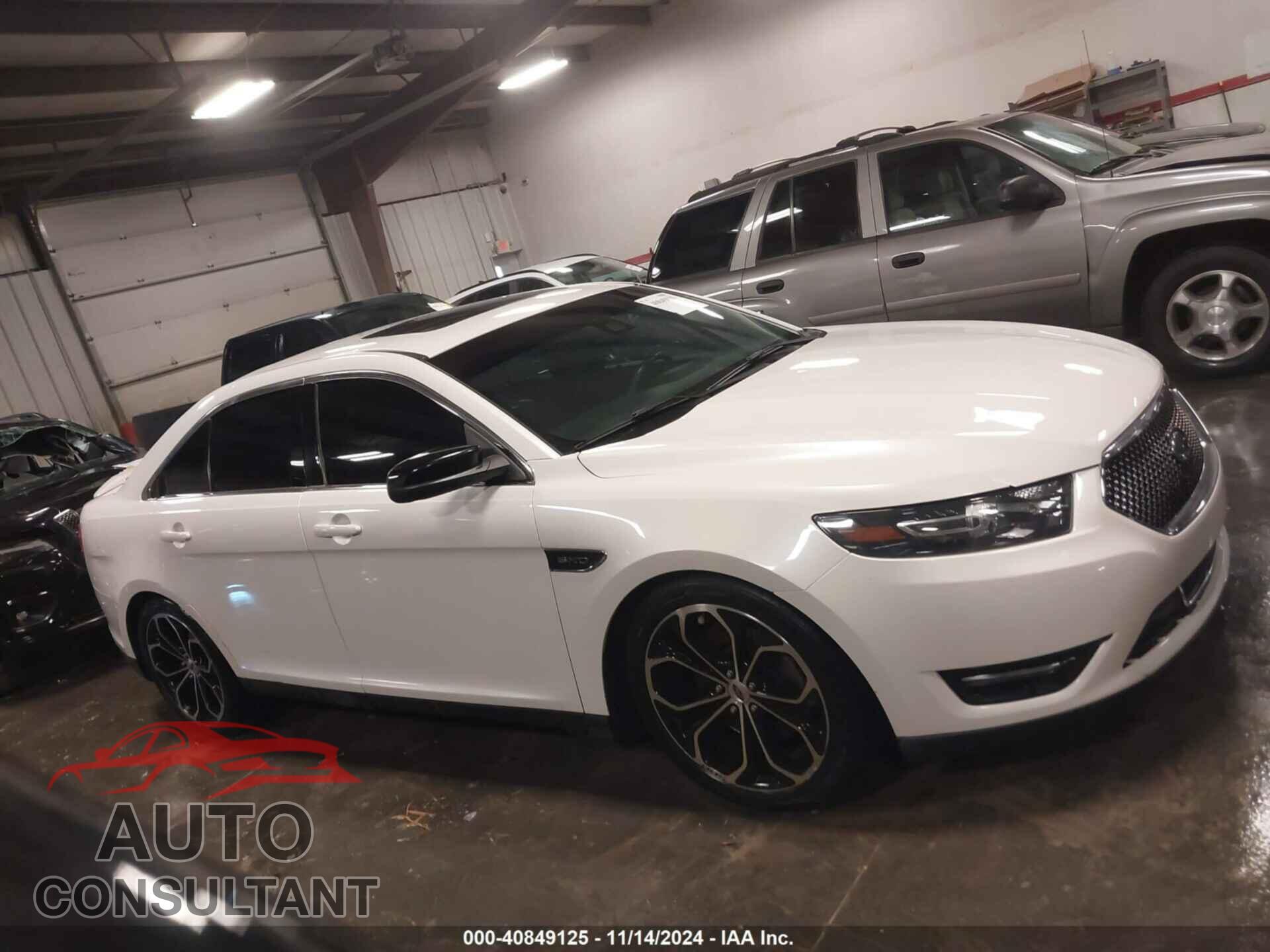 FORD TAURUS 2015 - 1FAHP2KT6FG148564