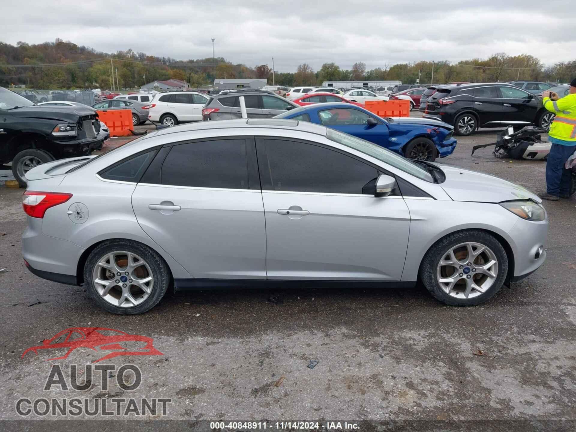 FORD FOCUS 2014 - 1FADP3J21EL292980