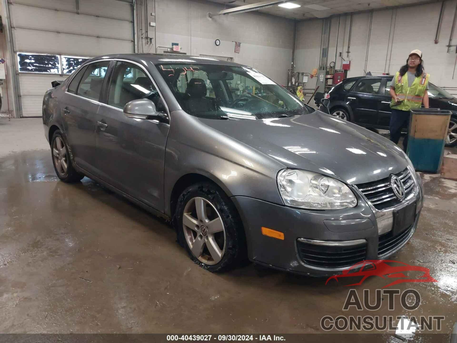 VOLKSWAGEN JETTA 2009 - 3VWRZ71KX9M013500