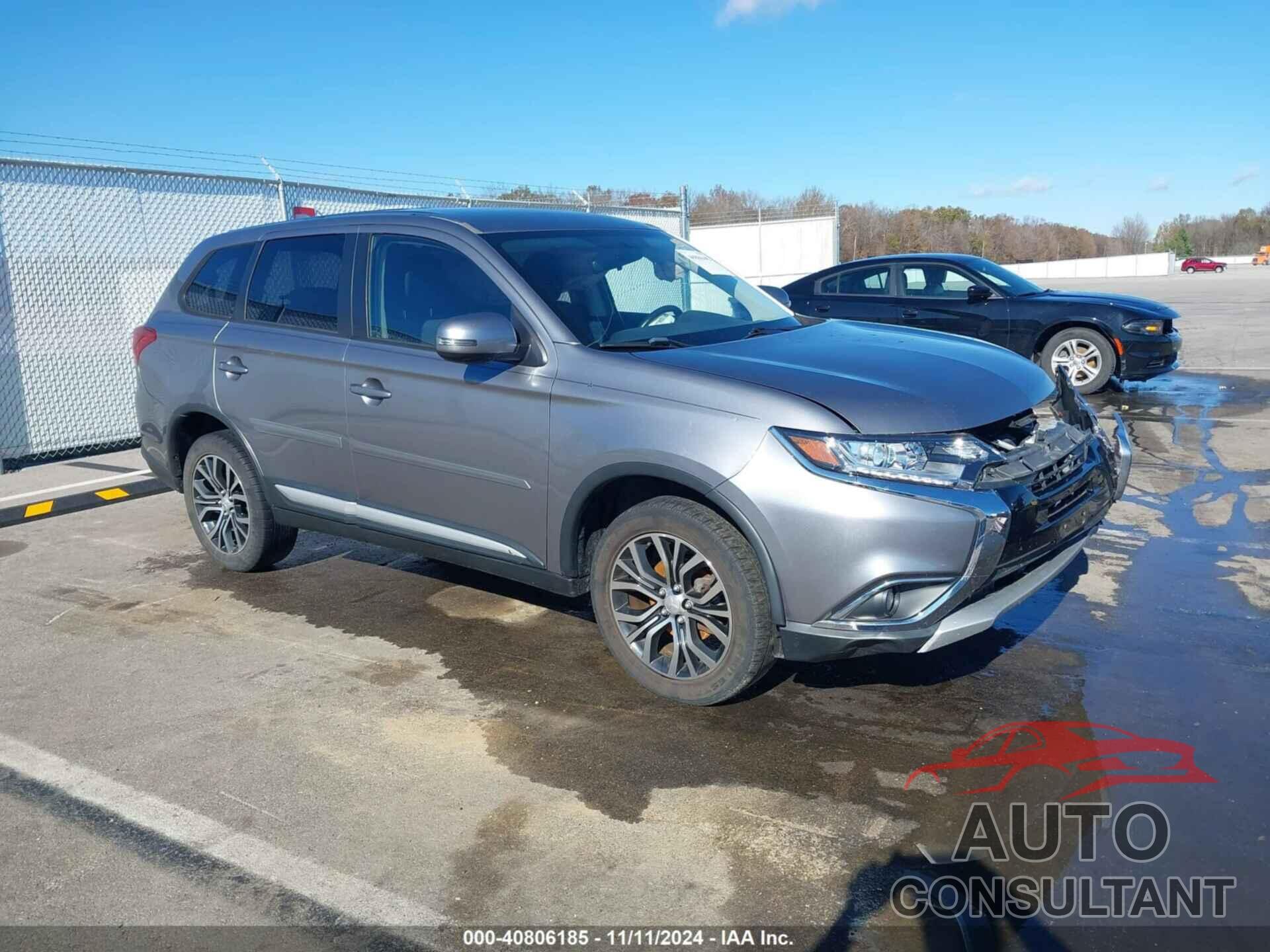 MITSUBISHI OUTLANDER 2018 - JA4AD3A33JZ000830