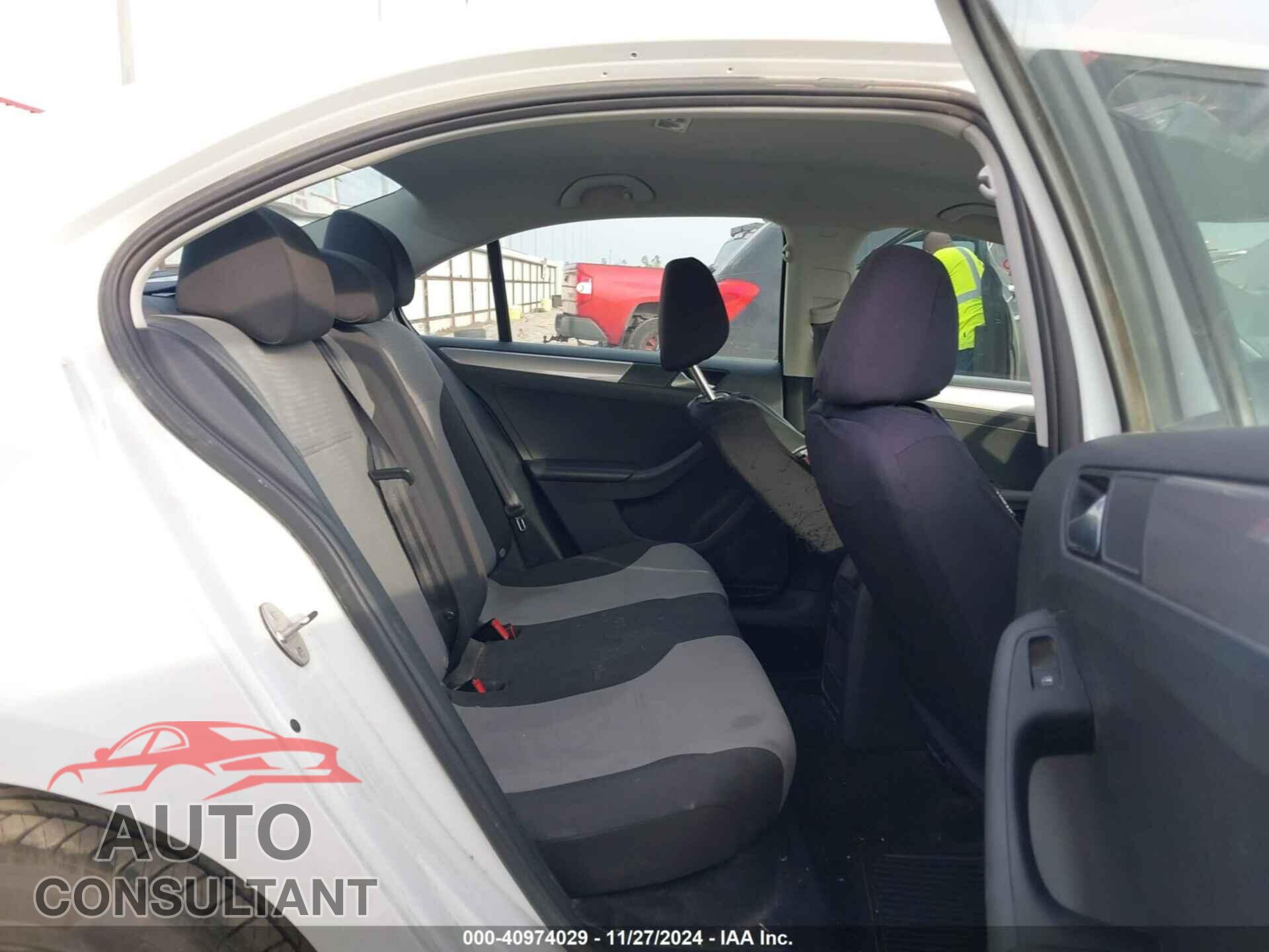 VOLKSWAGEN JETTA 2017 - 3VW2B7AJ6HM305981