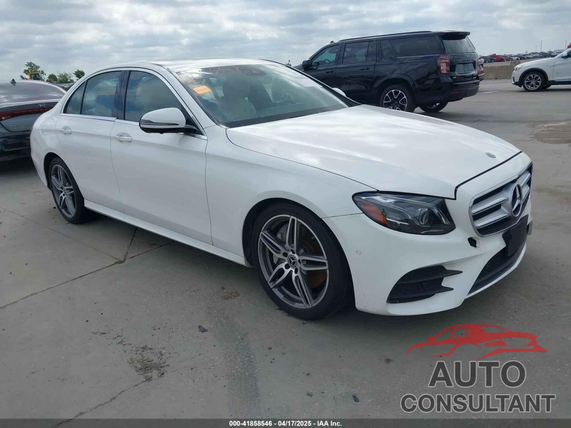 MERCEDES-BENZ E 300 2019 - WDDZF4JB8KA619333