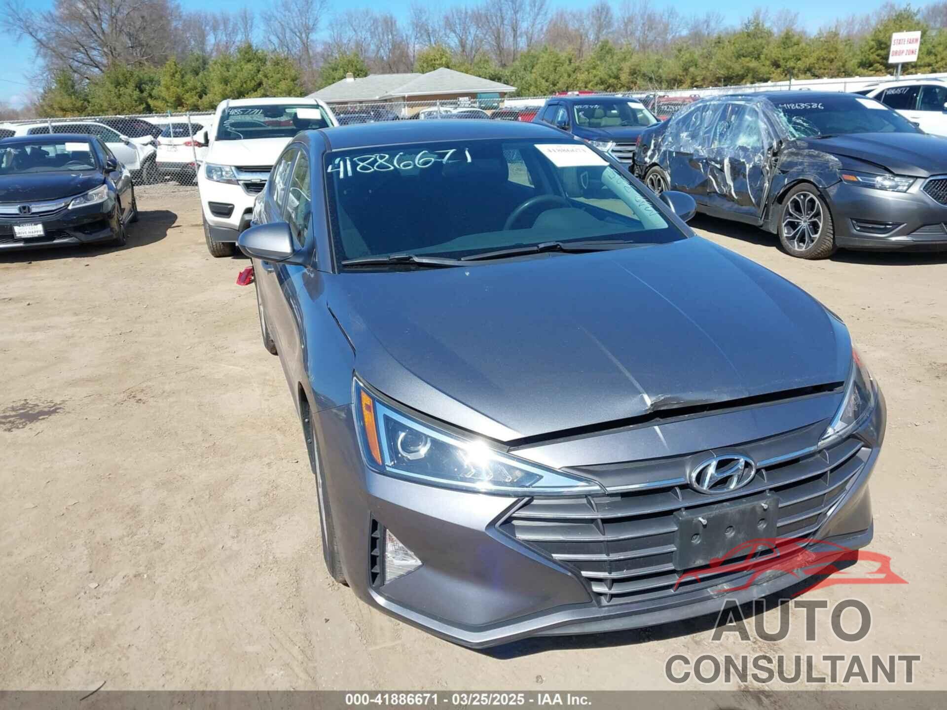 HYUNDAI ELANTRA 2019 - 5NPD74LF2KH470587