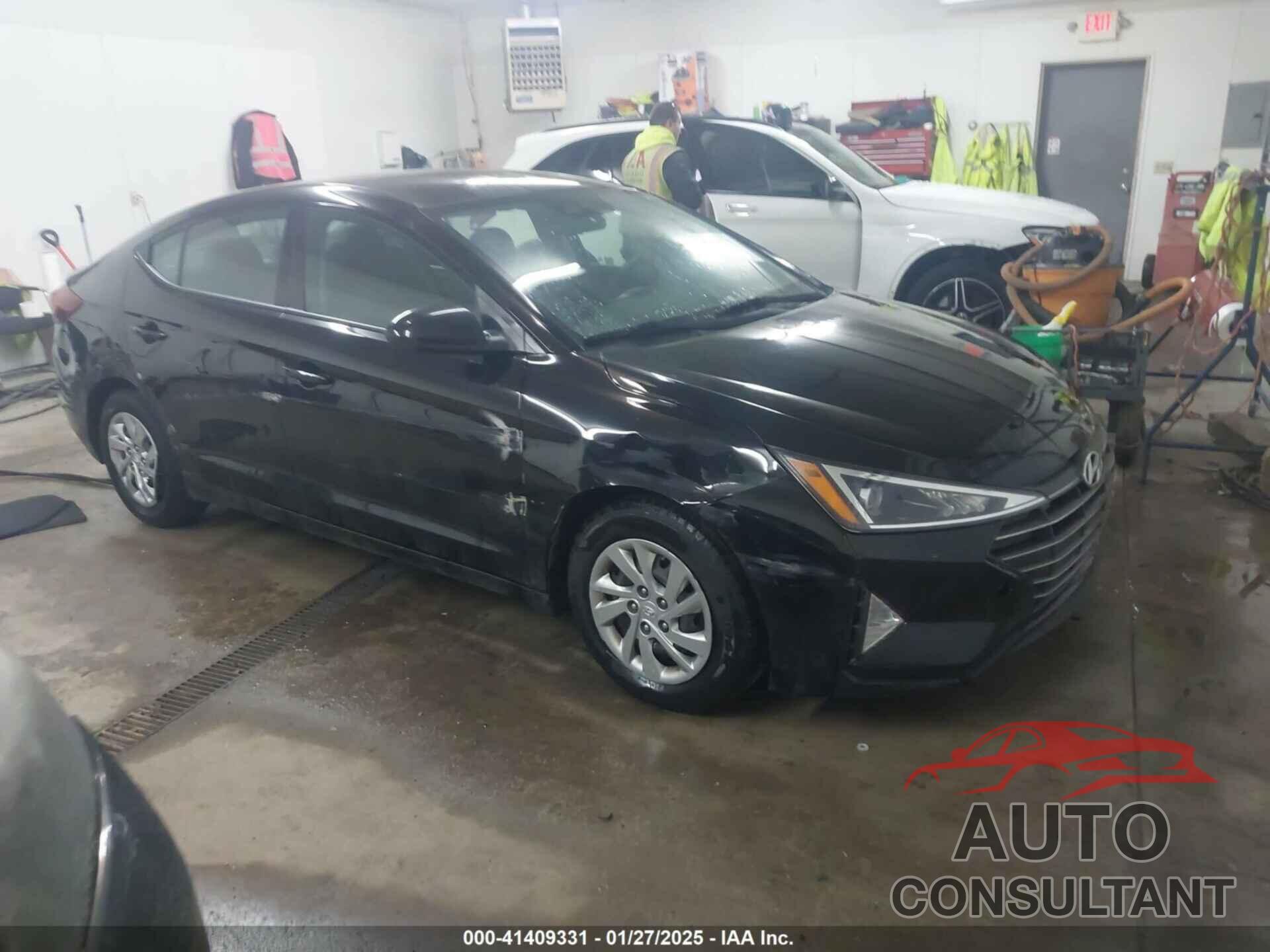 HYUNDAI ELANTRA 2019 - KMHD74LF5KU785790