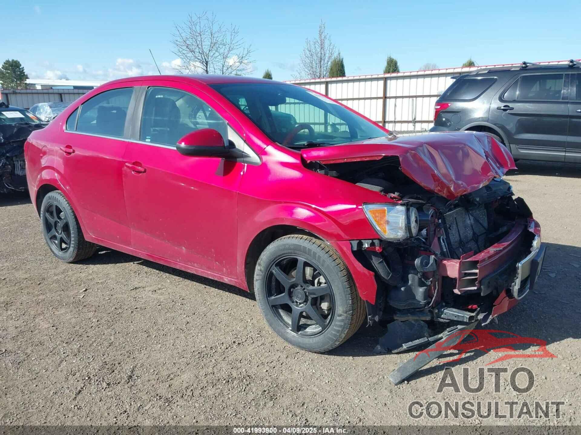 CHEVROLET SONIC 2015 - 1G1JC5SH8F4182004