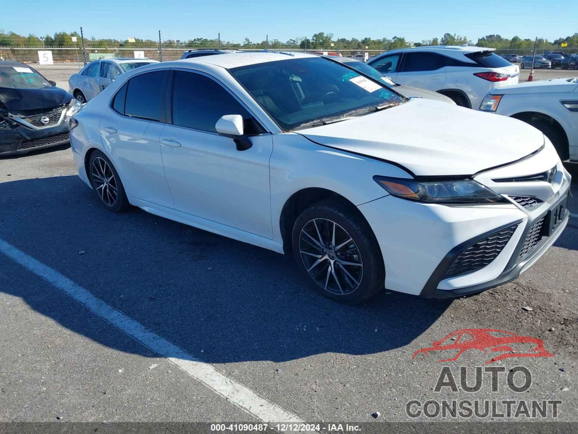 TOYOTA CAMRY 2021 - 4T1G11AK4MU477476