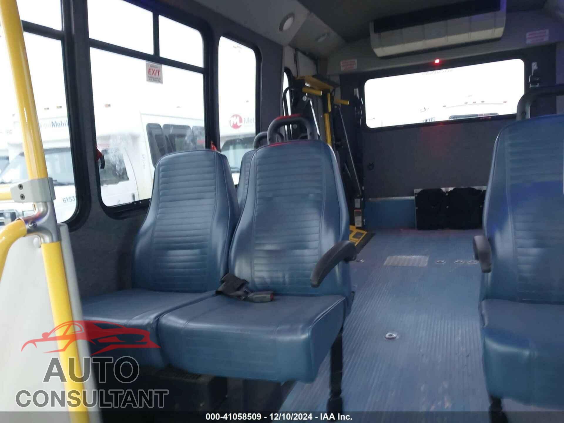 FORD E-450 CUTAWAY 2017 - 1FDFE4FS0HDC33596