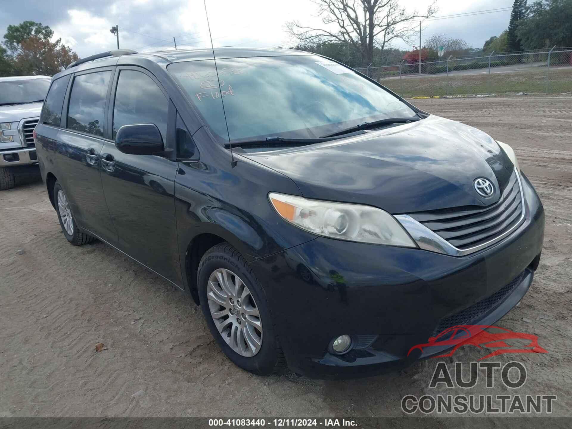 TOYOTA SIENNA 2013 - 5TDYK3DC9DS392563