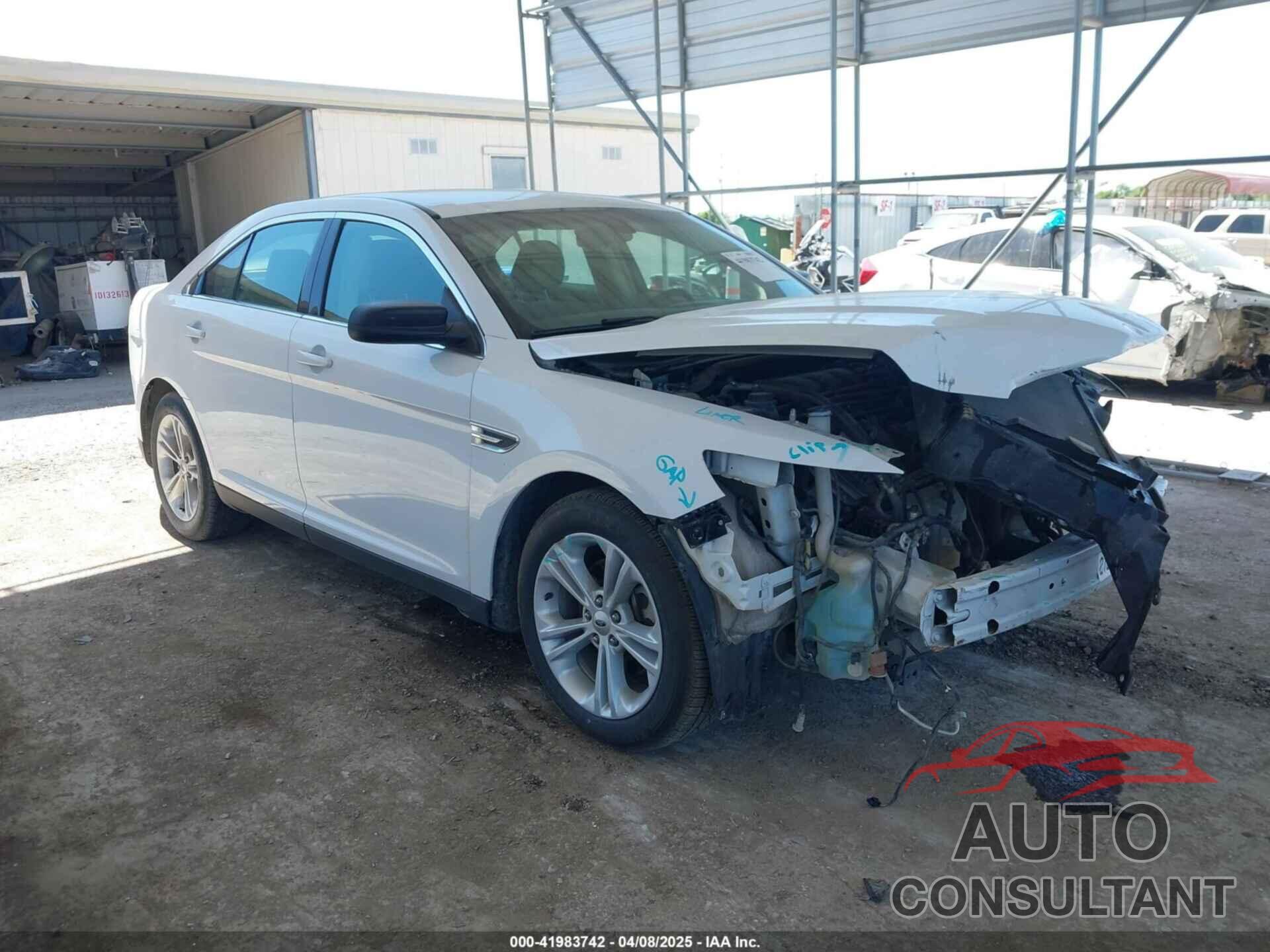 FORD TAURUS 2018 - 1FAHP2D82JG126885